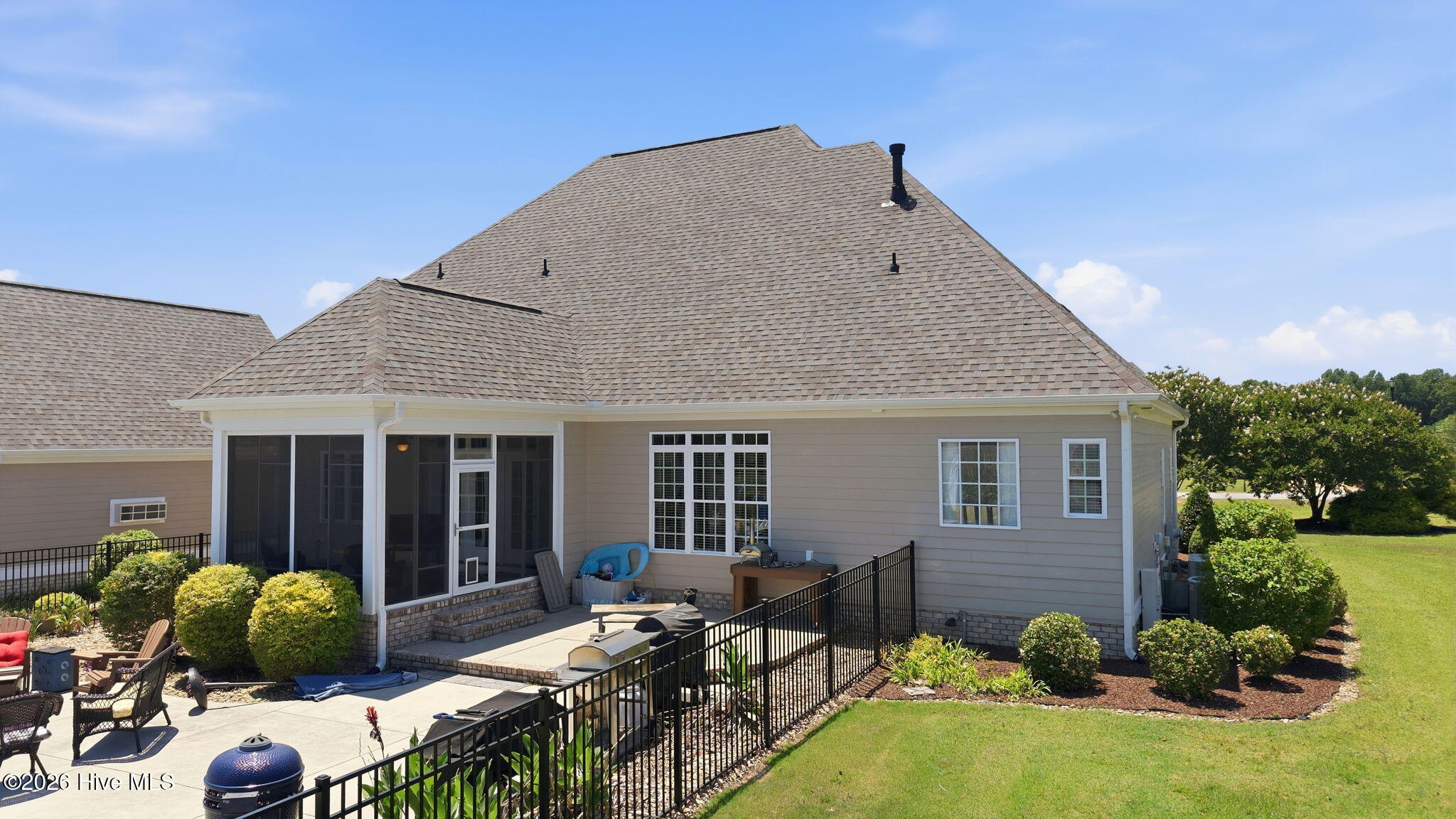 main property photo 59