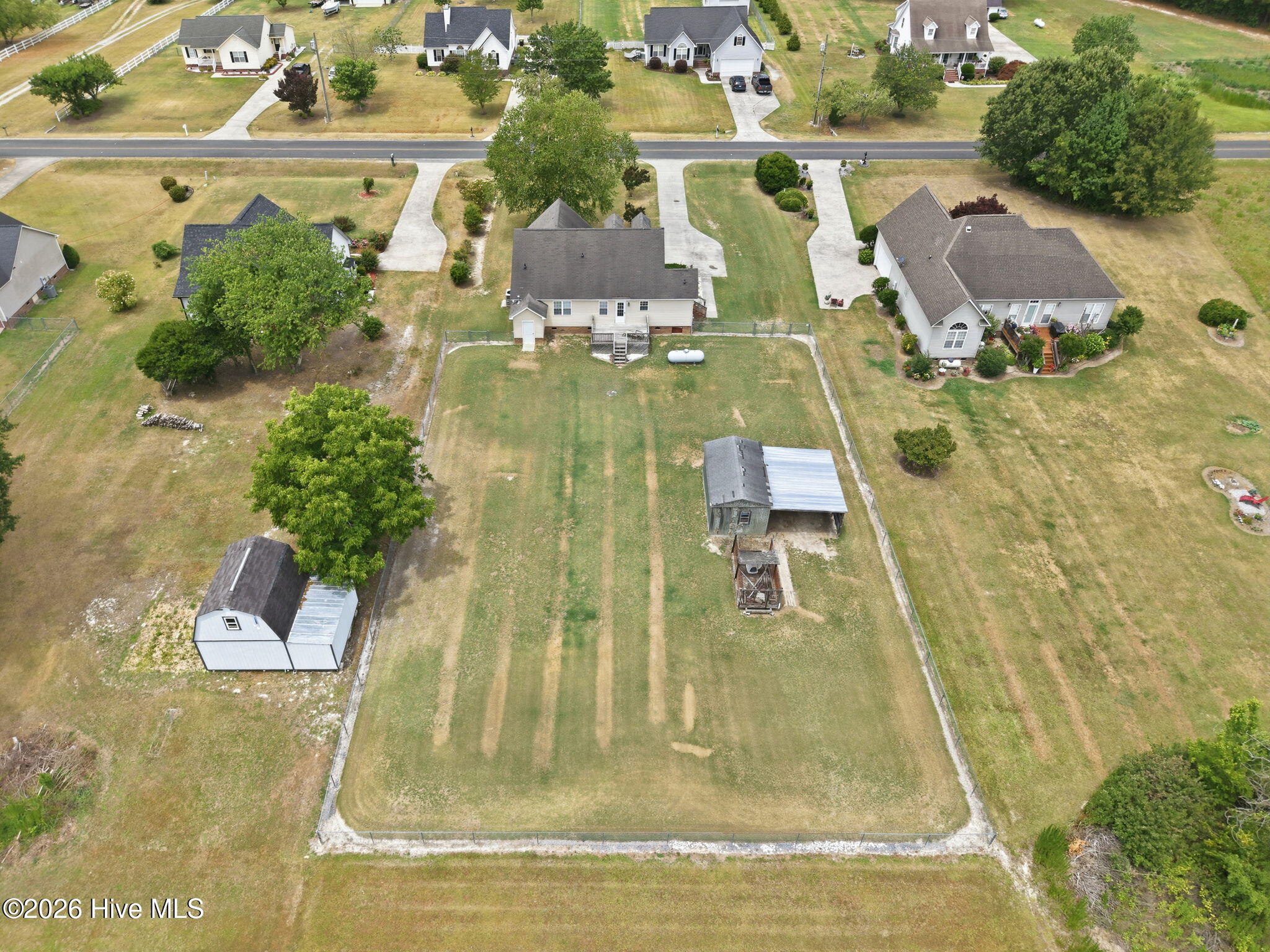 main property photo 40