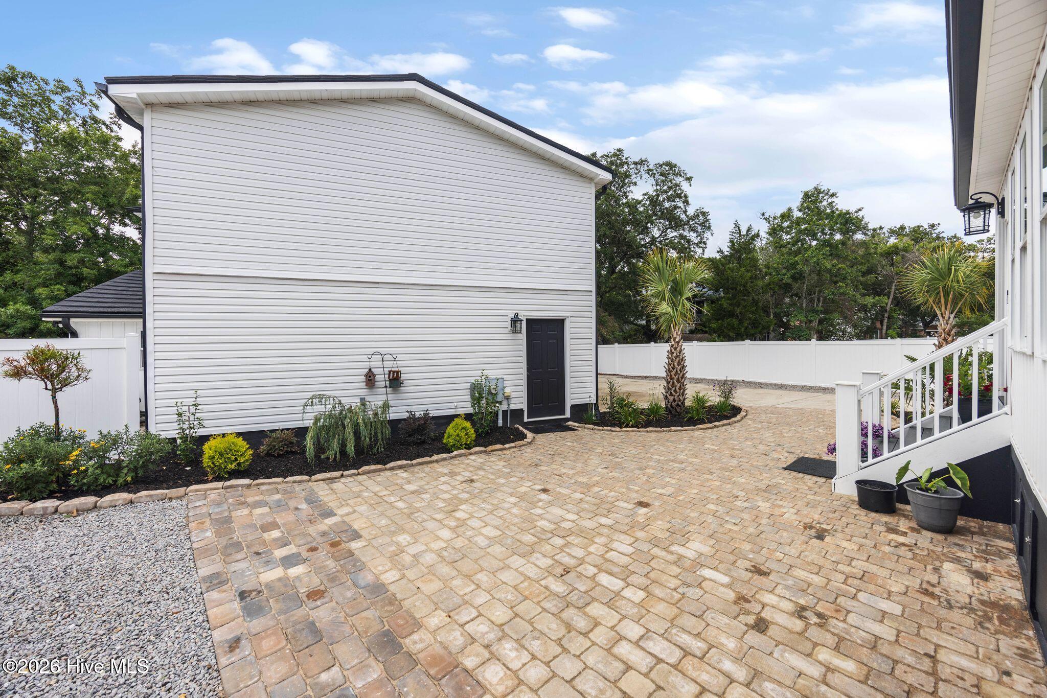main property photo 99