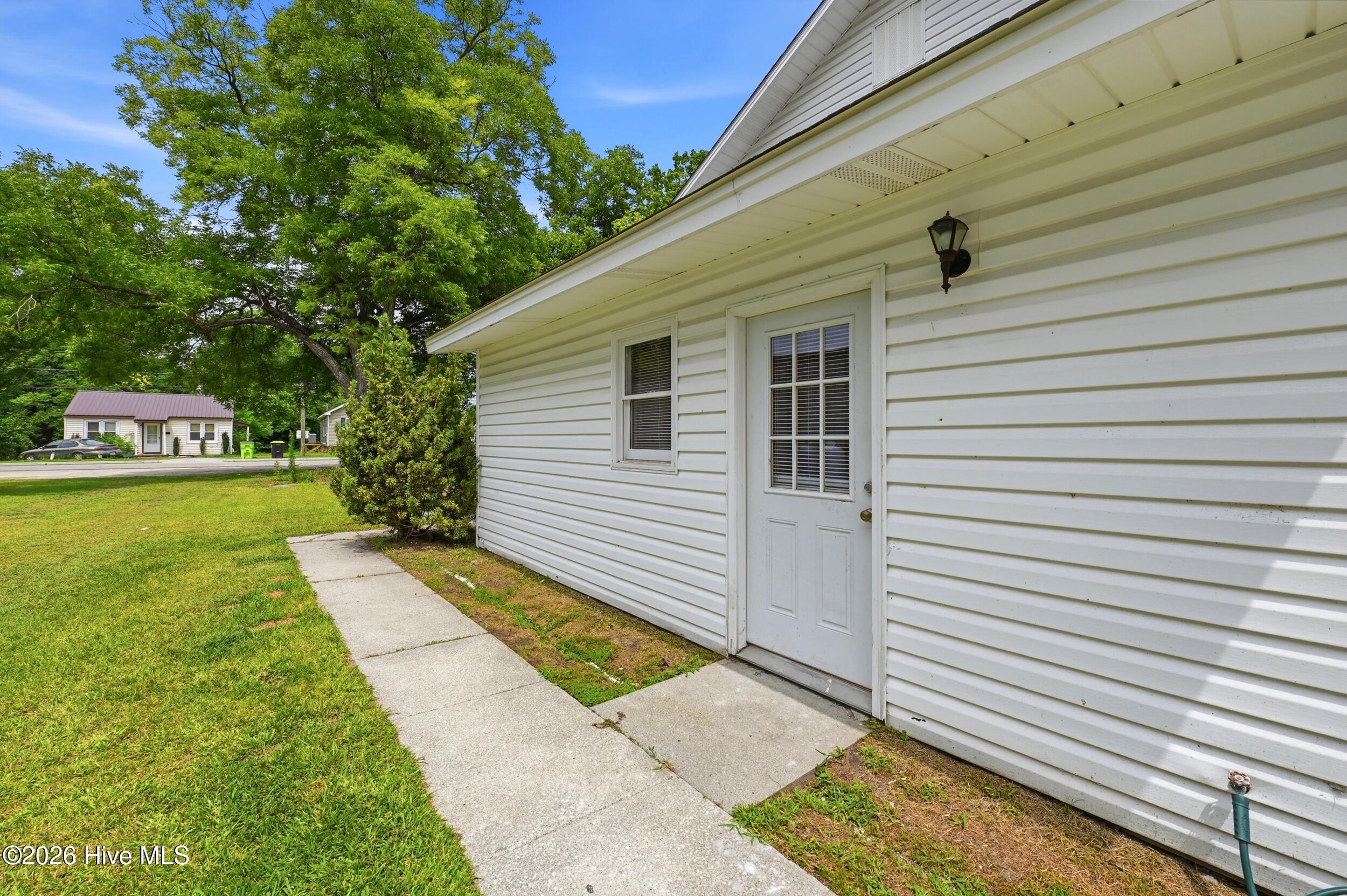 main property photo 23
