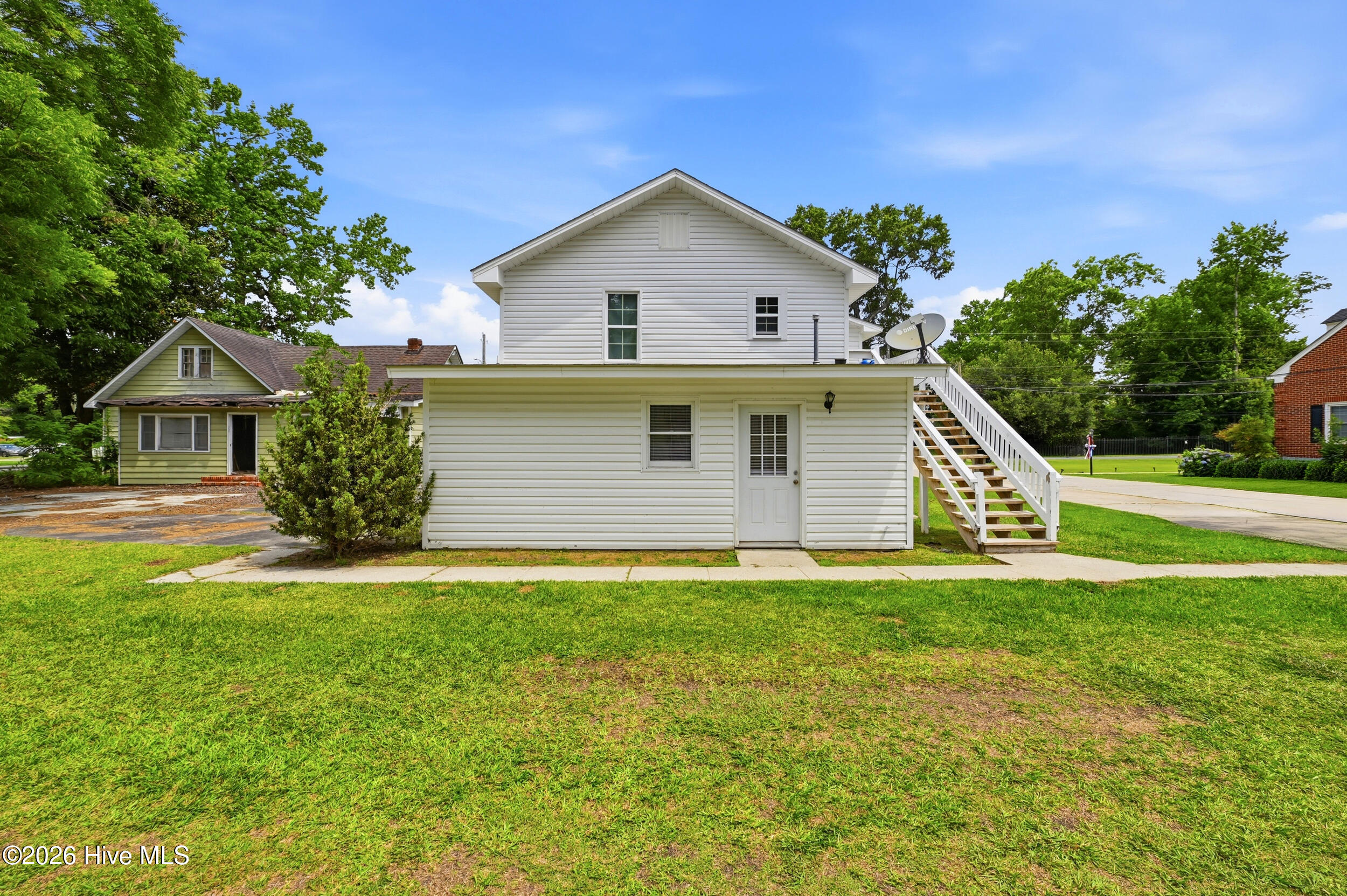 main property photo 25