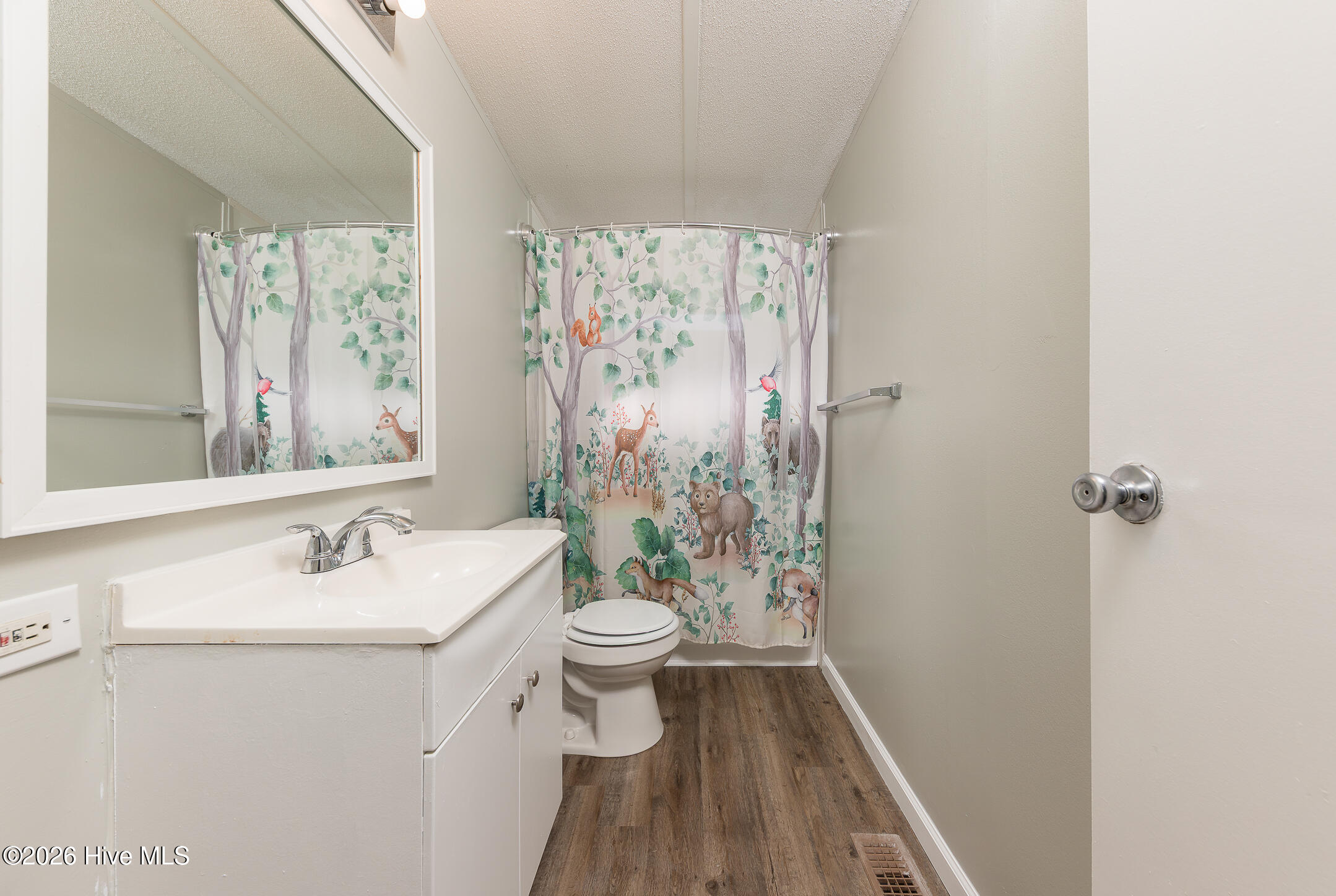 main property photo 45