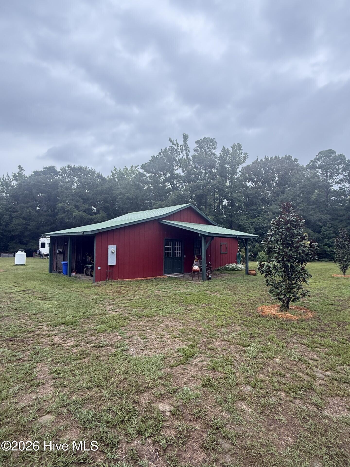 main property photo 28