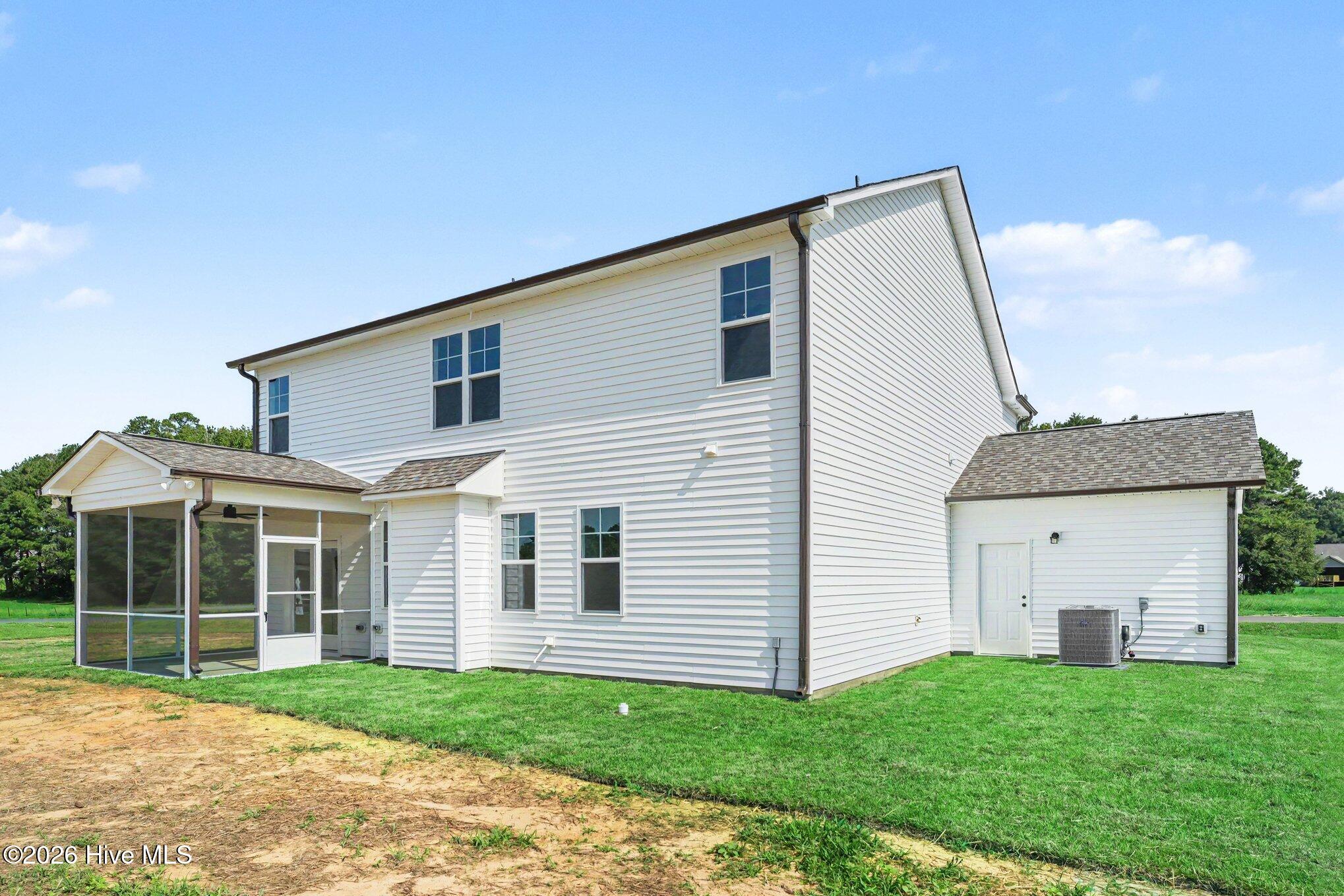 main property photo 28