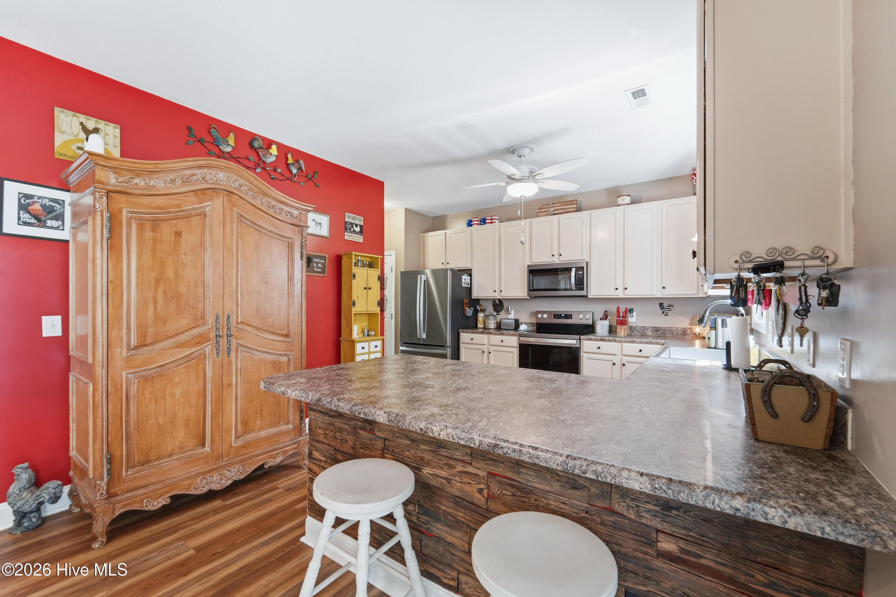 main property photo 24