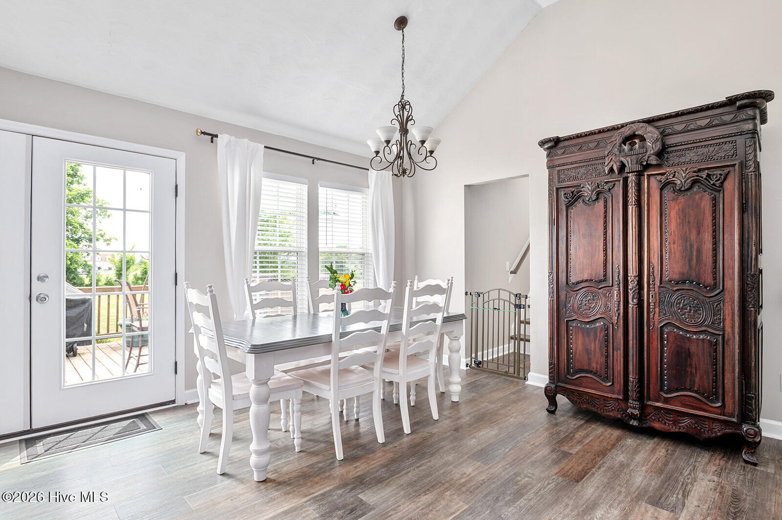 main property photo 19