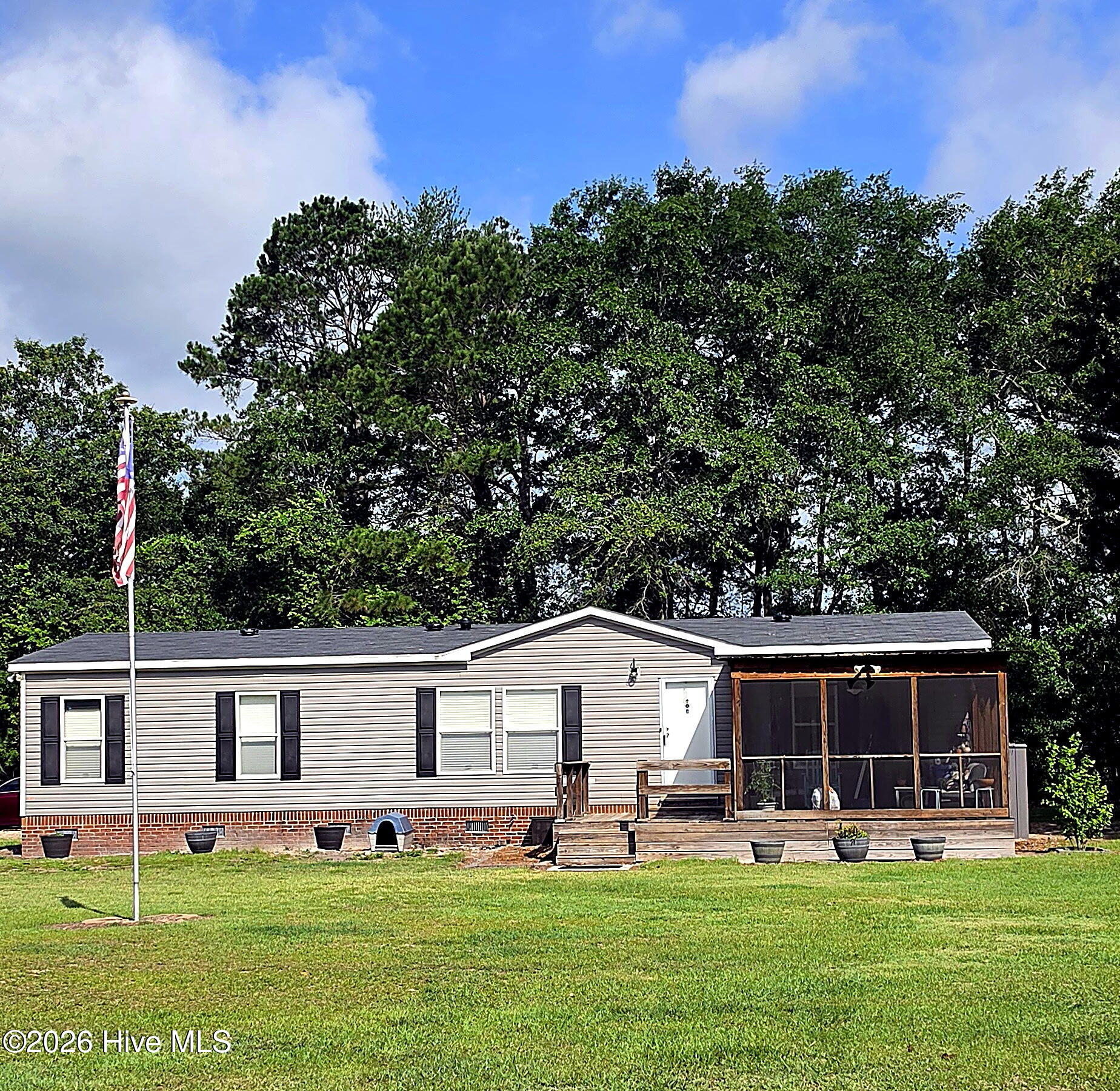 main property photo 28