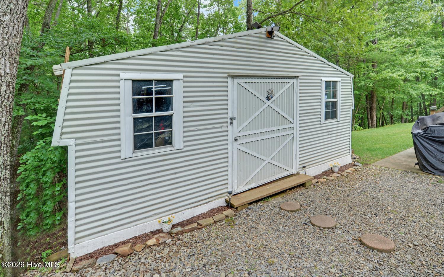 main property photo 13