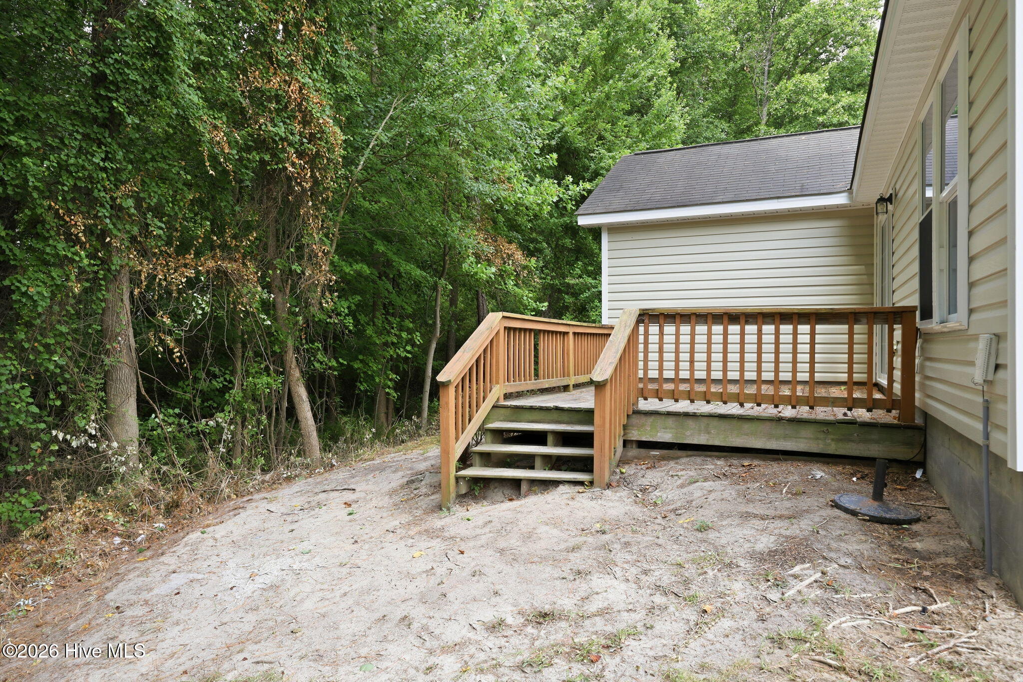 main property photo 28