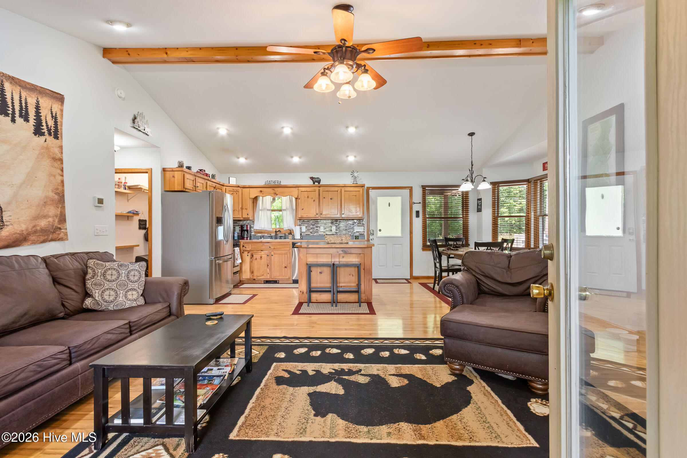 main property photo 40
