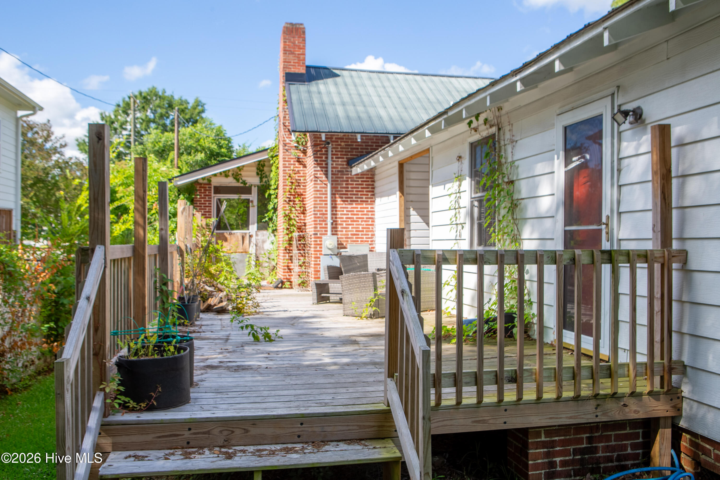main property photo 25