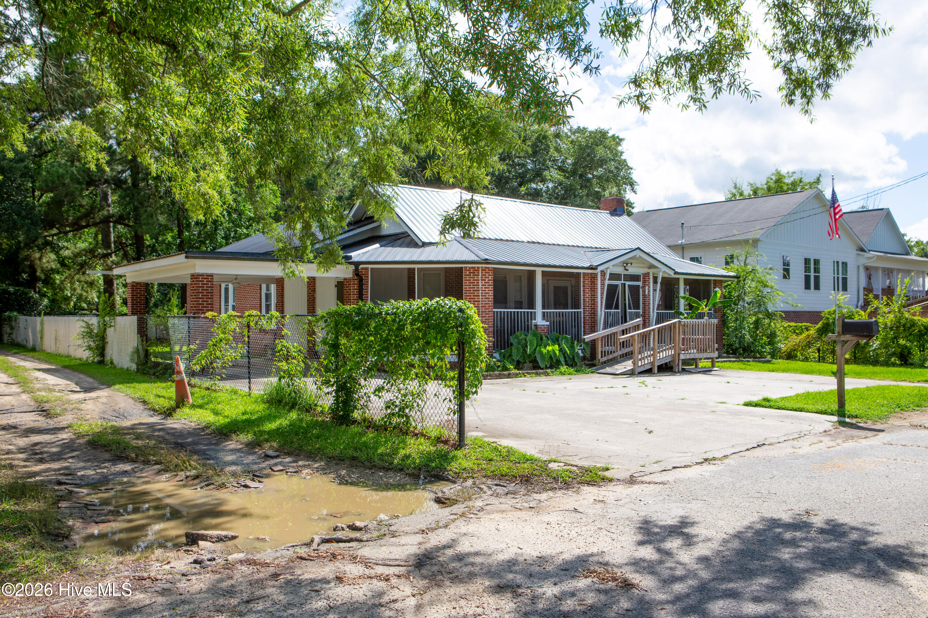 main property photo 33