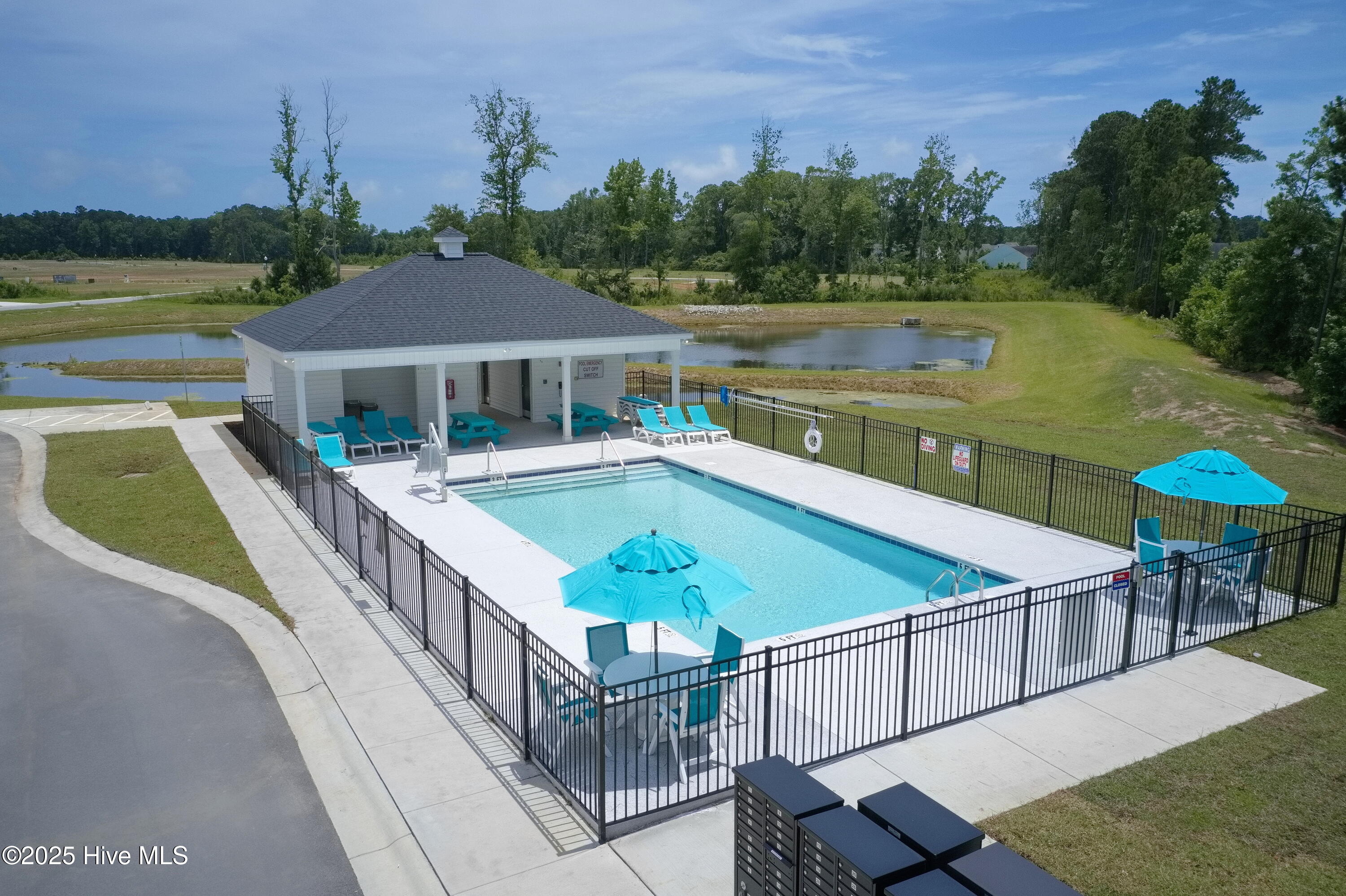 main property photo 30