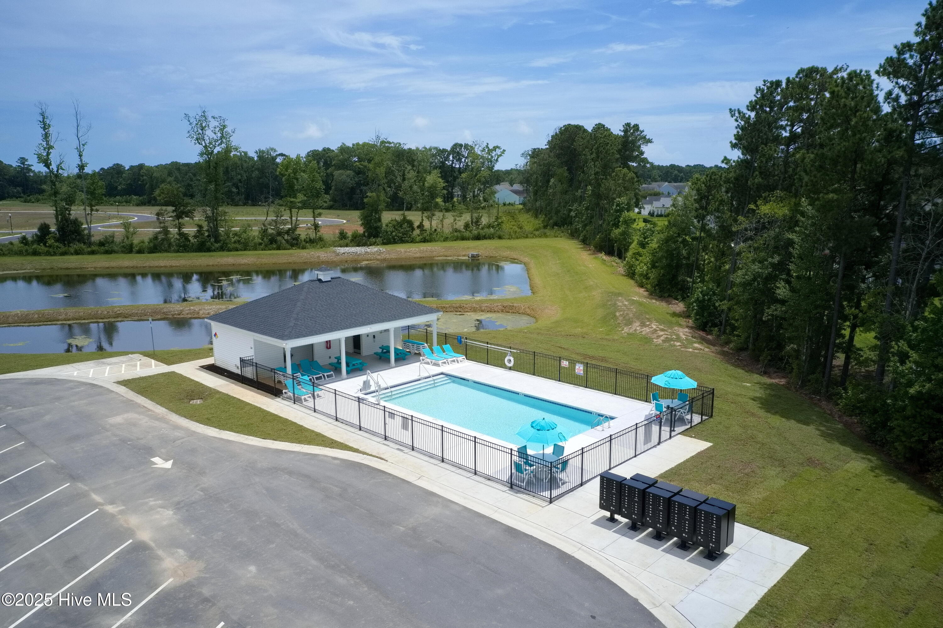 main property photo 34