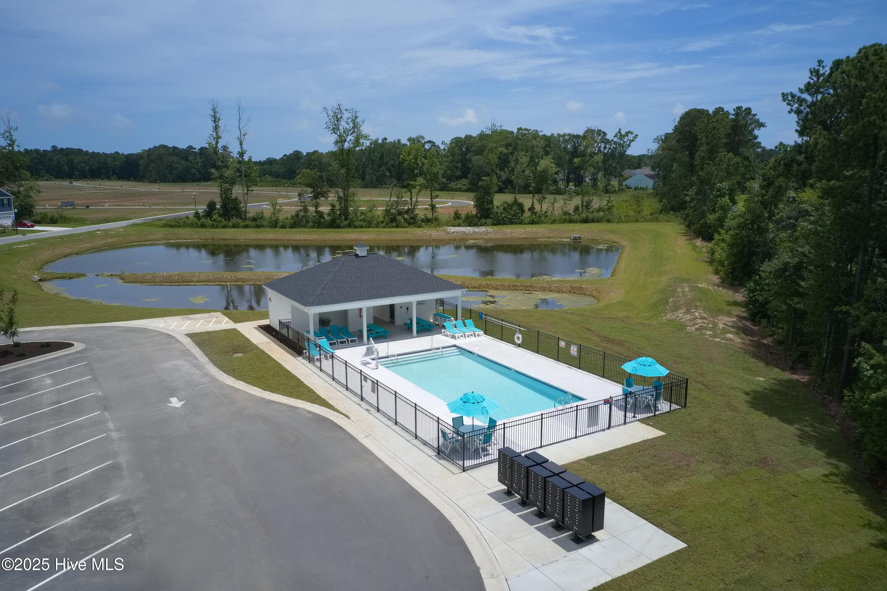 main property photo 37
