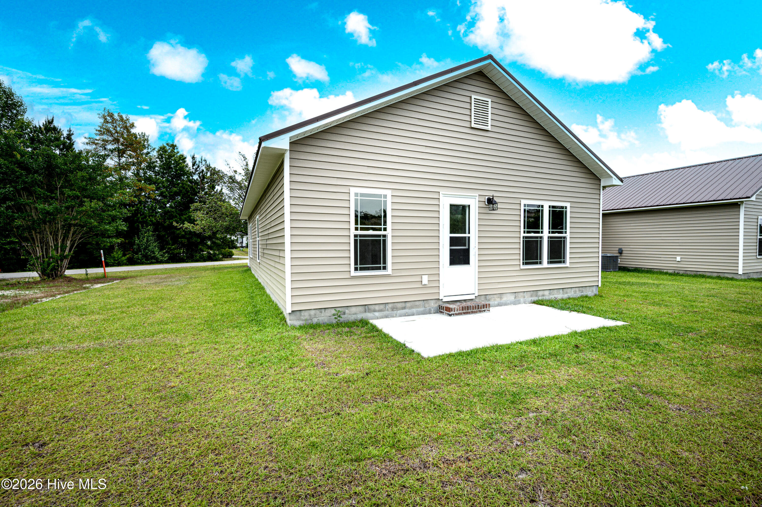 main property photo 13