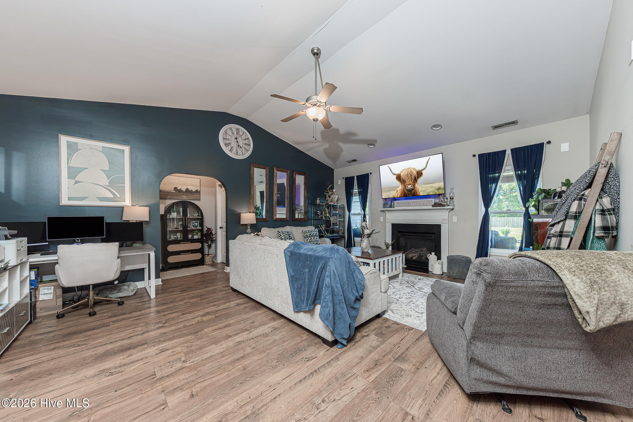 main property photo 14