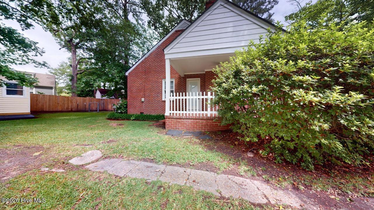 main property photo 5