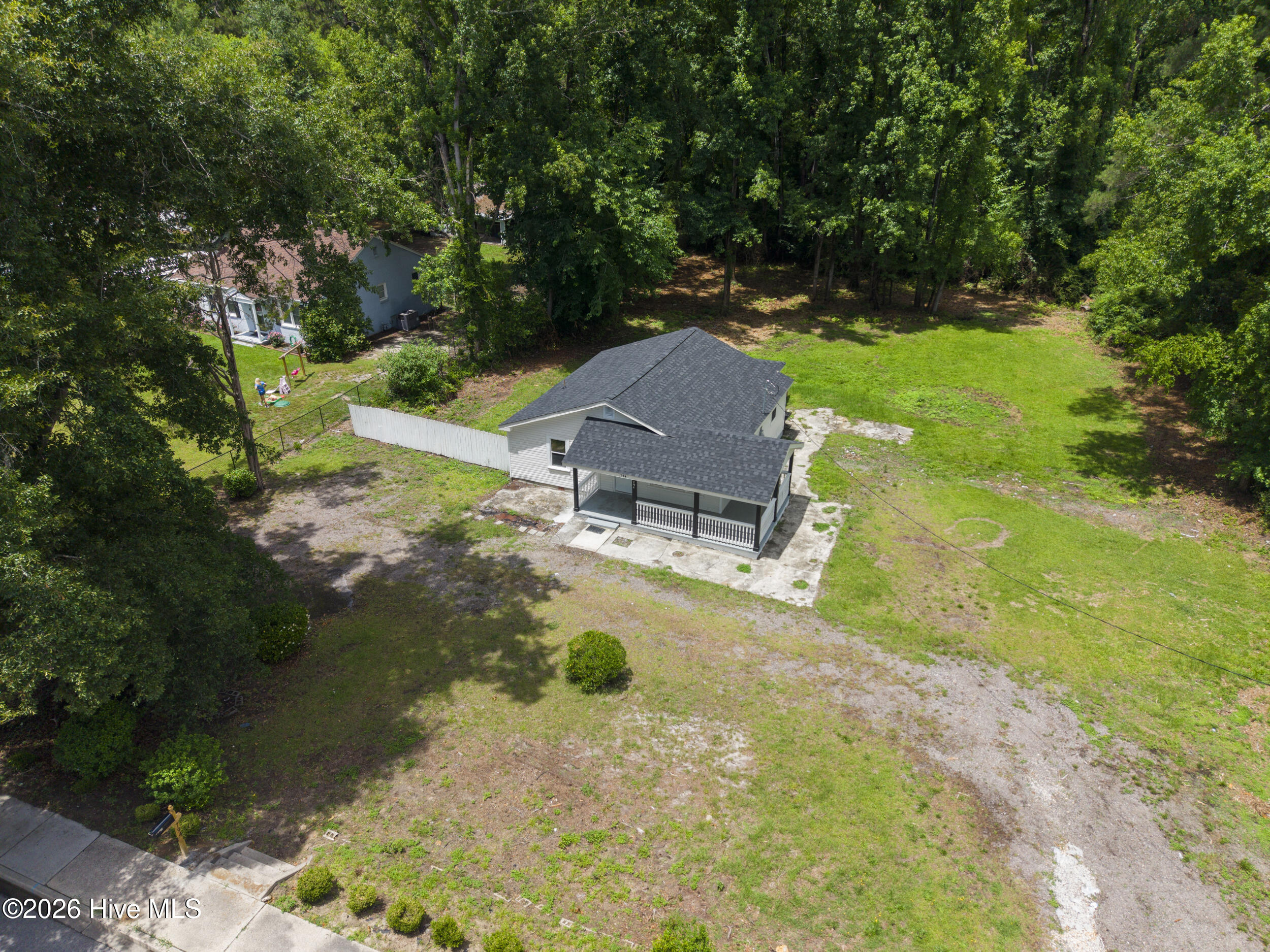 main property photo 18