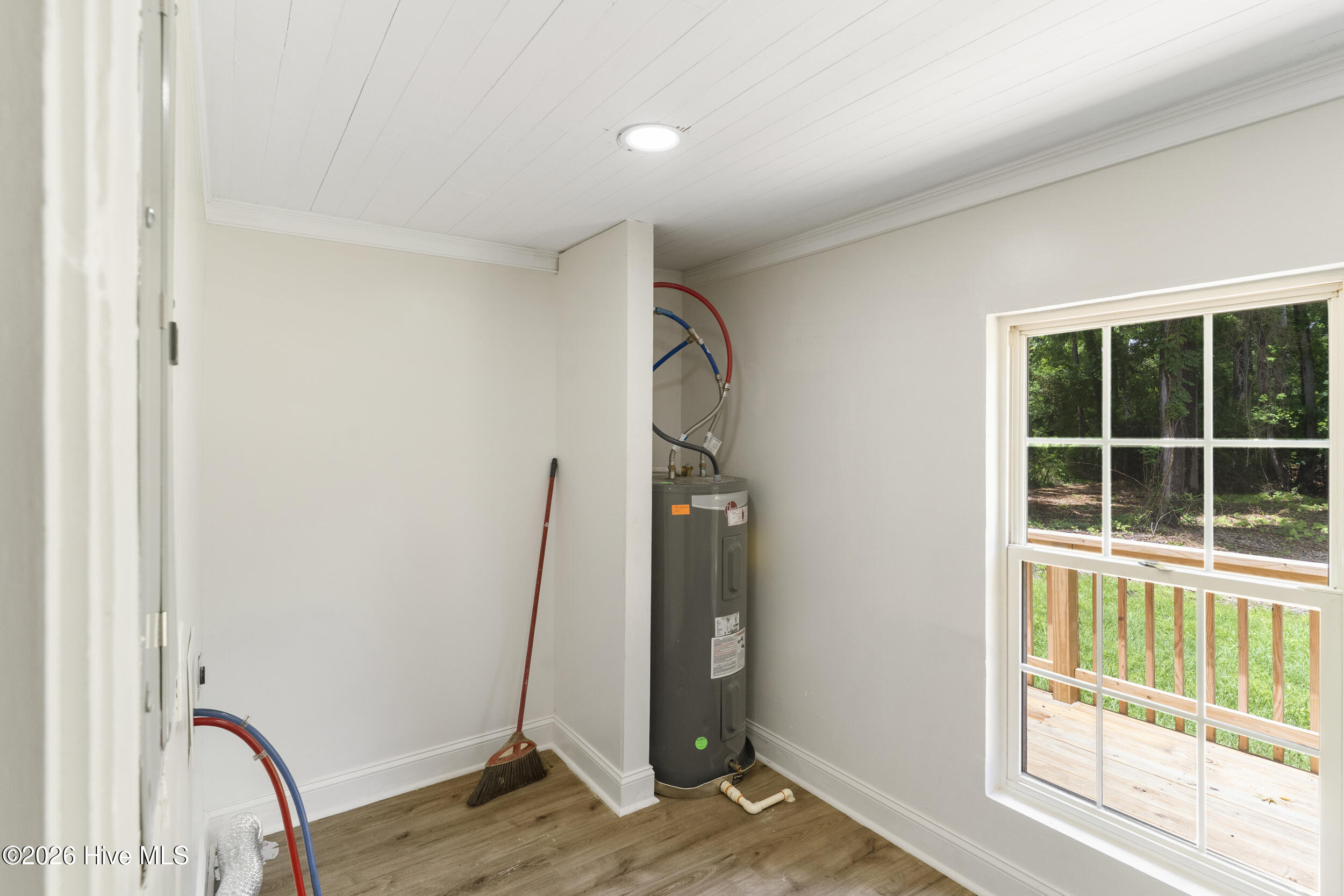 main property photo 32