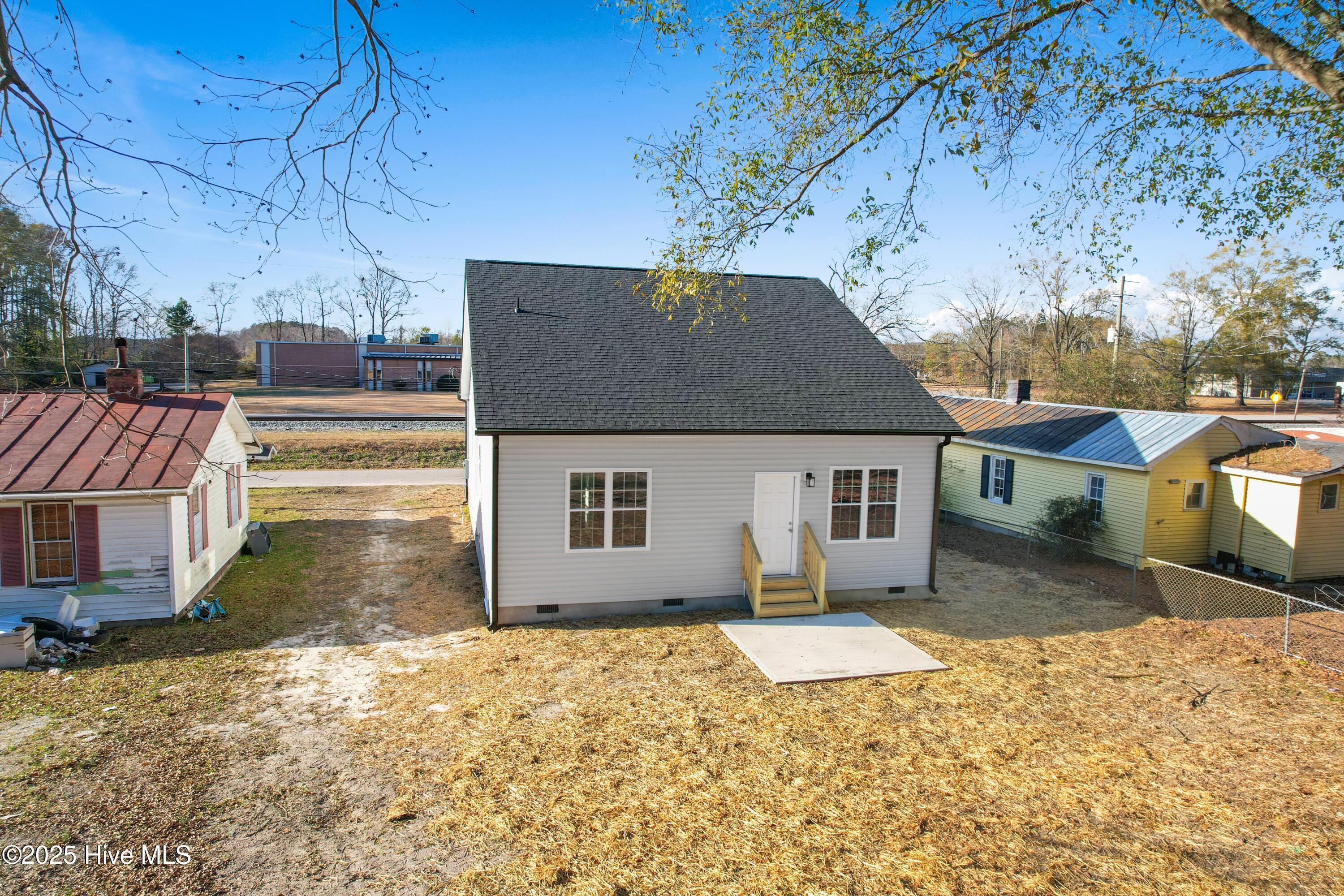 main property photo 33