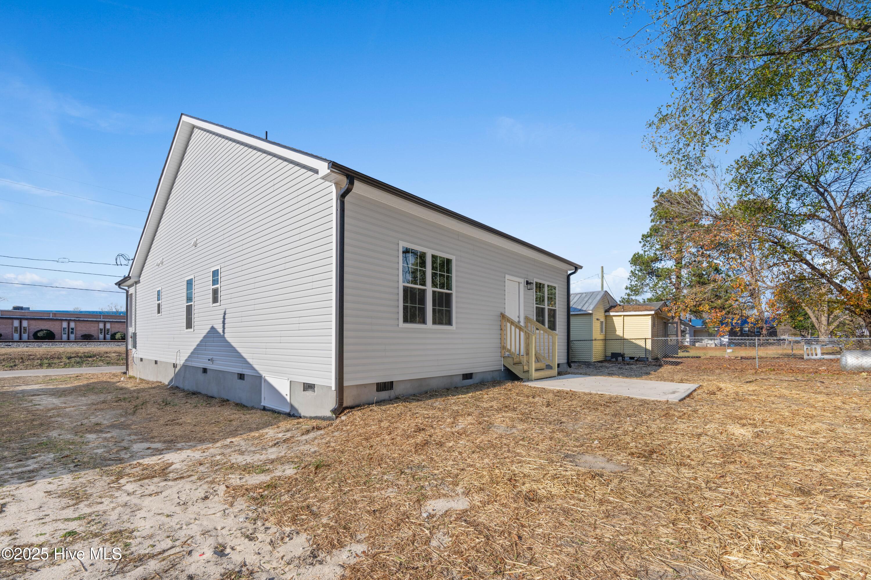 main property photo 34