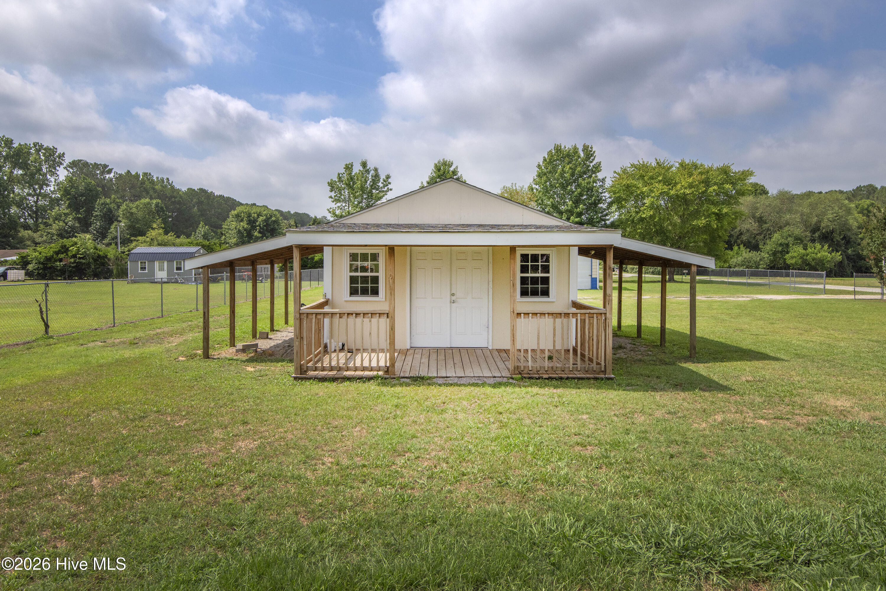 main property photo 9