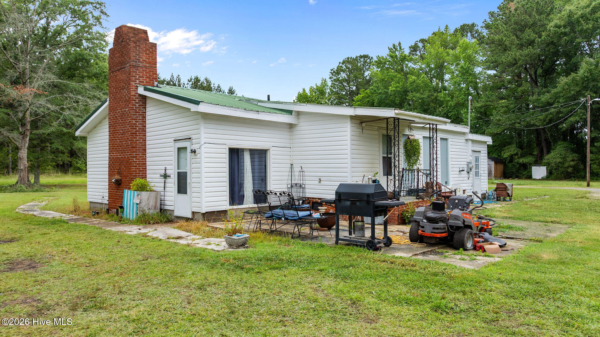 main property photo 17