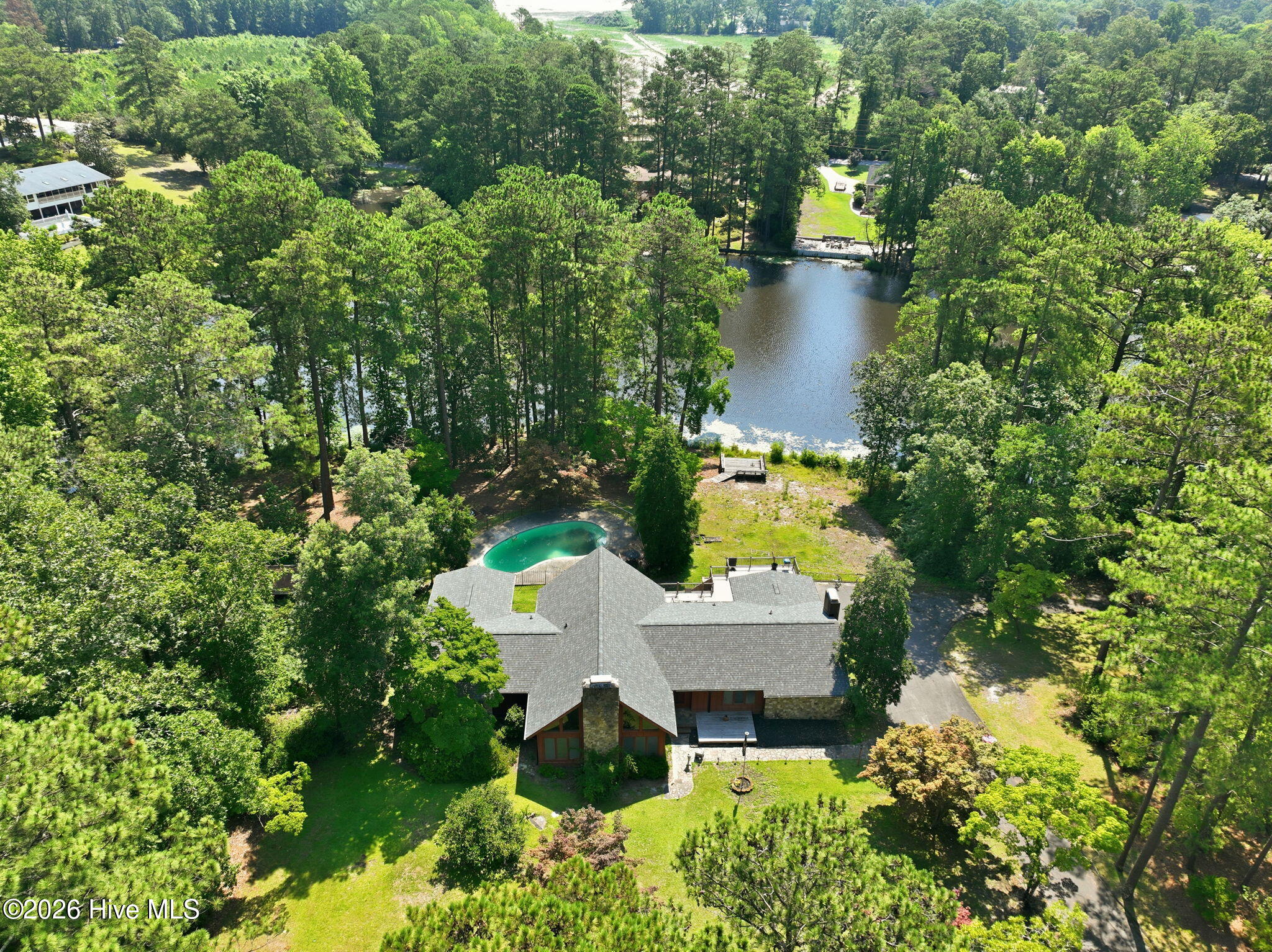 main property photo 40