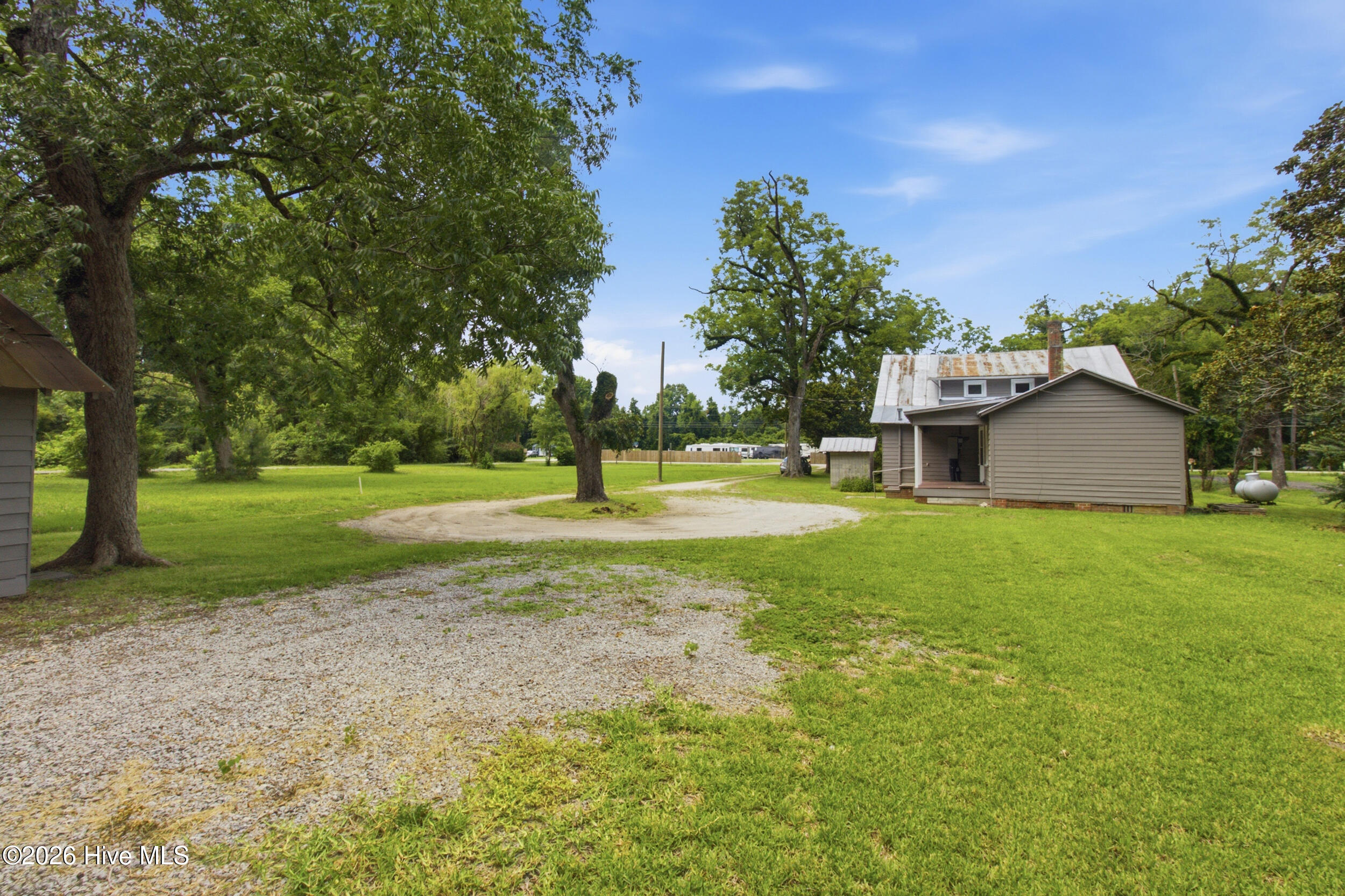 main property photo 31