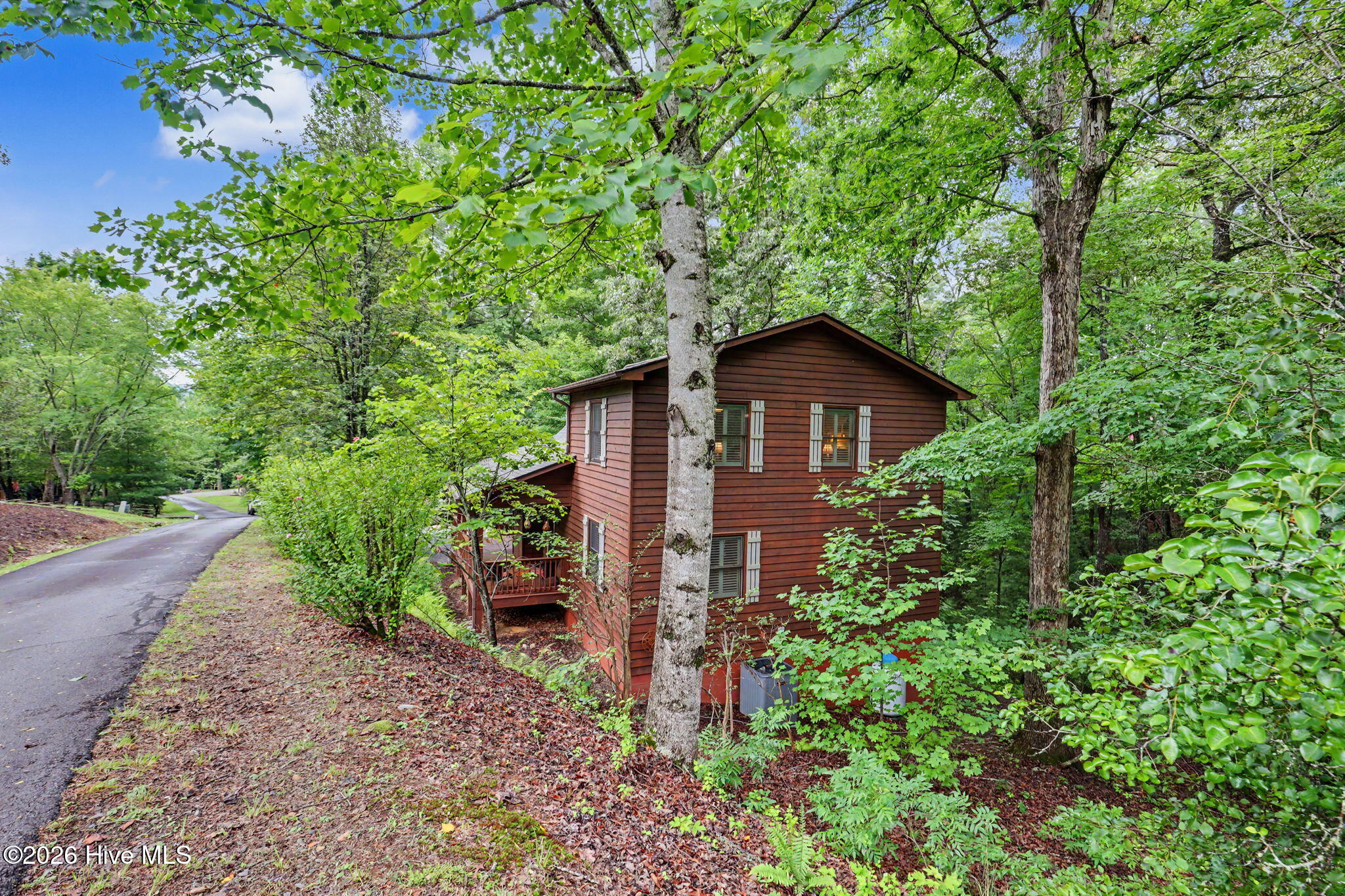 main property photo 9