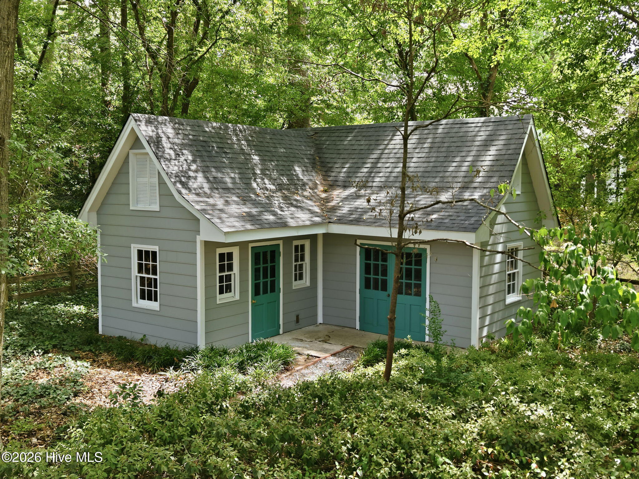 main property photo 13