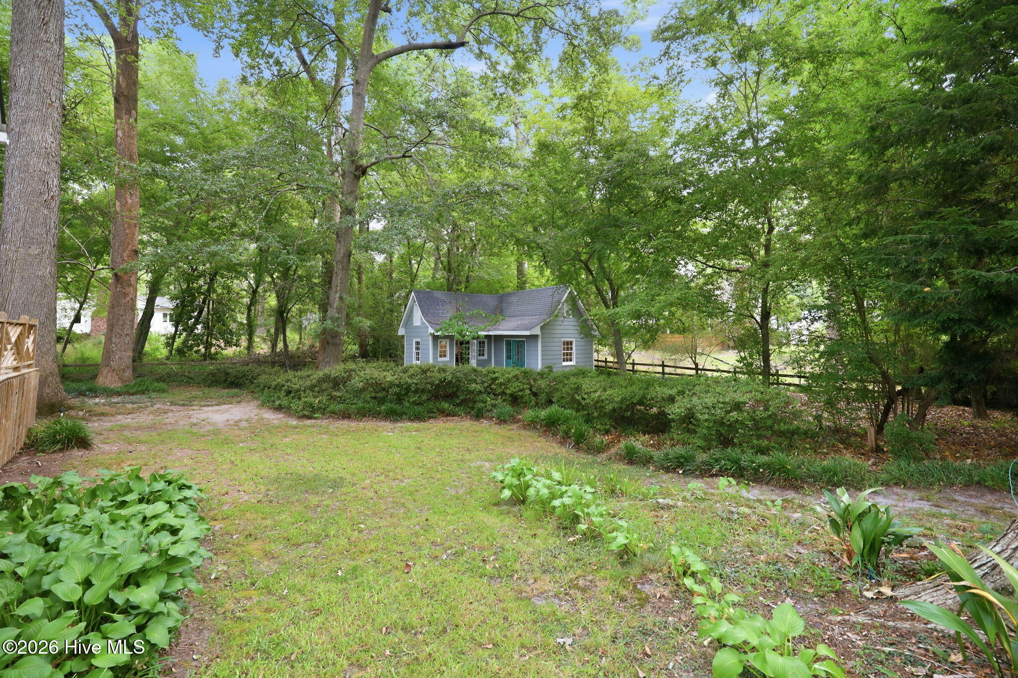 main property photo 9