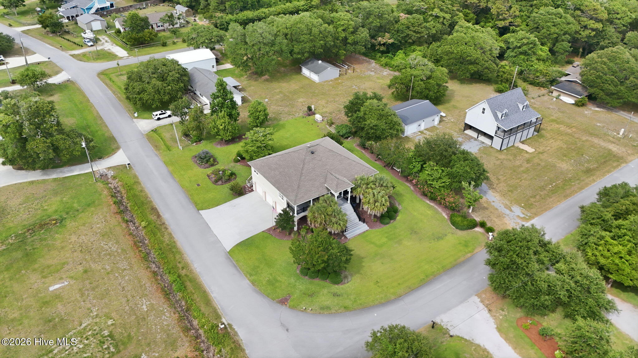 main property photo 27