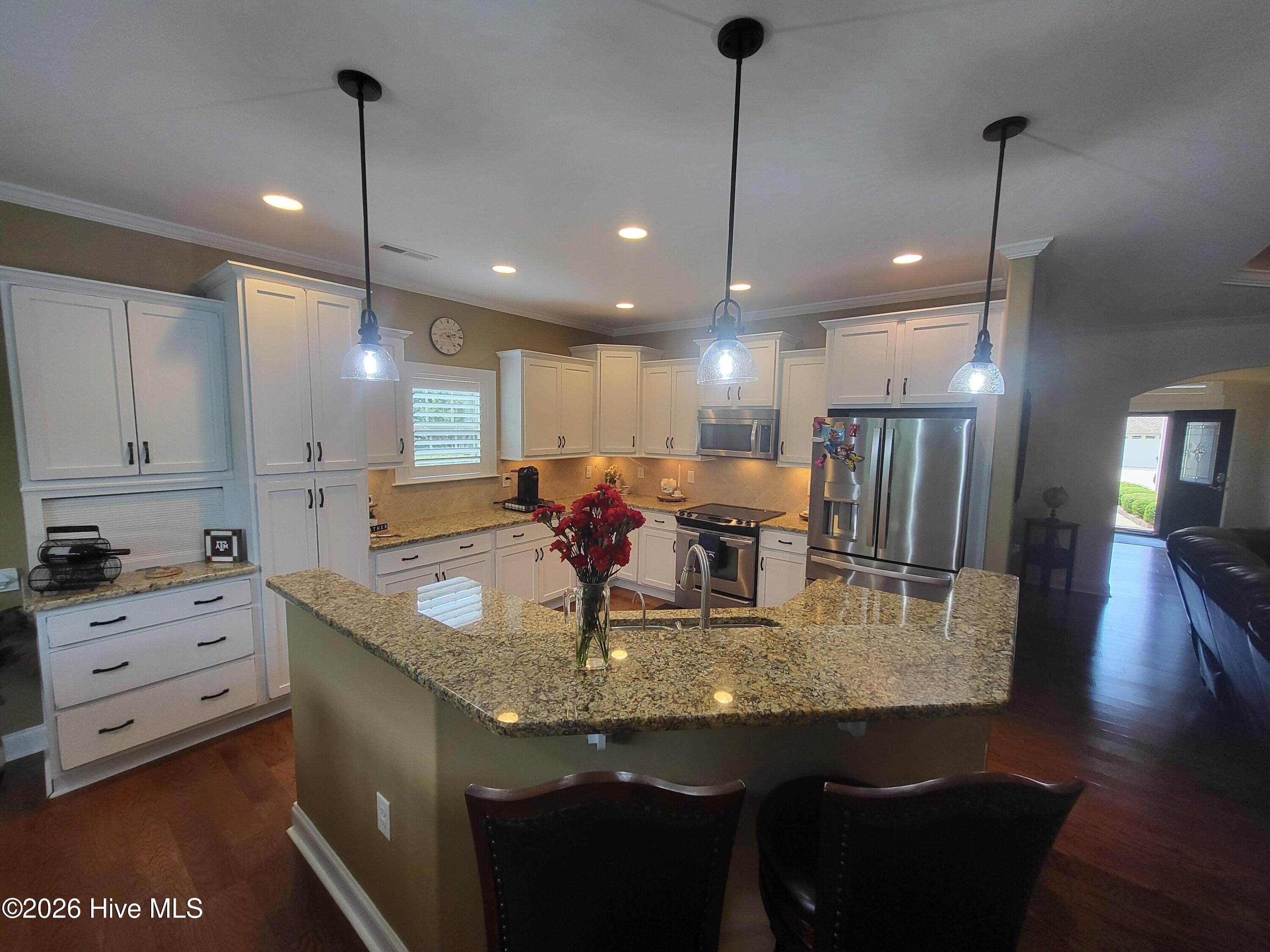 main property photo 9
