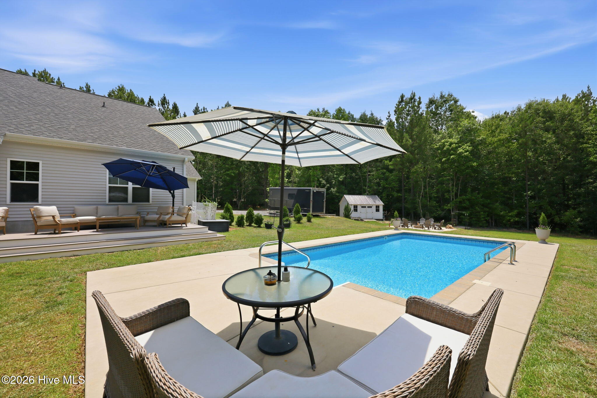 main property photo 40