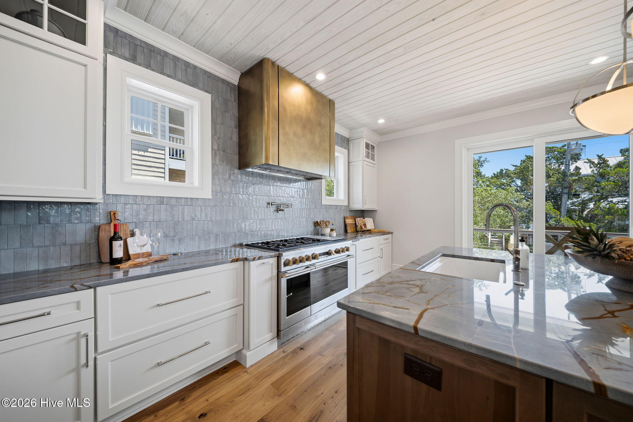 main property photo 180