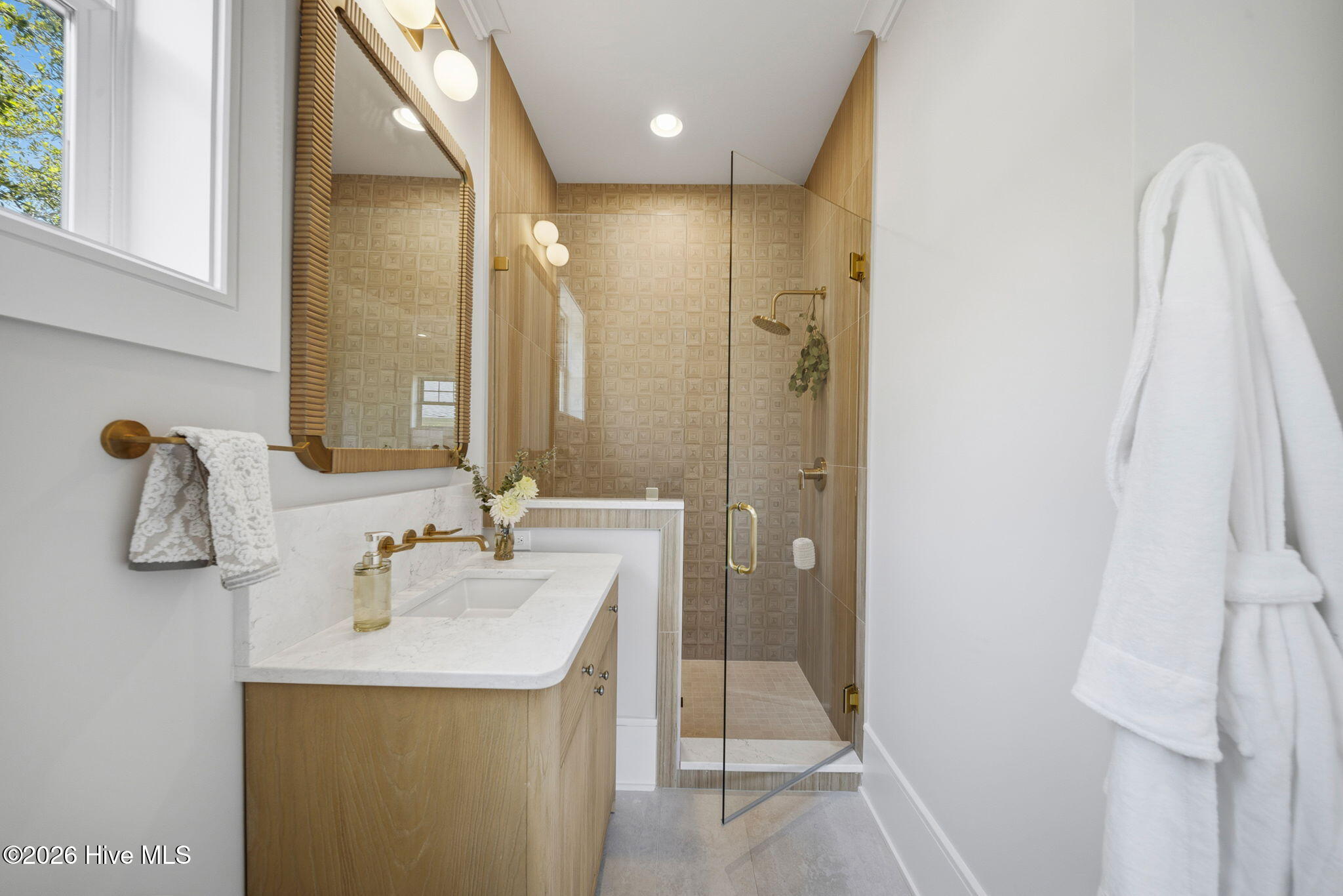 main property photo 211