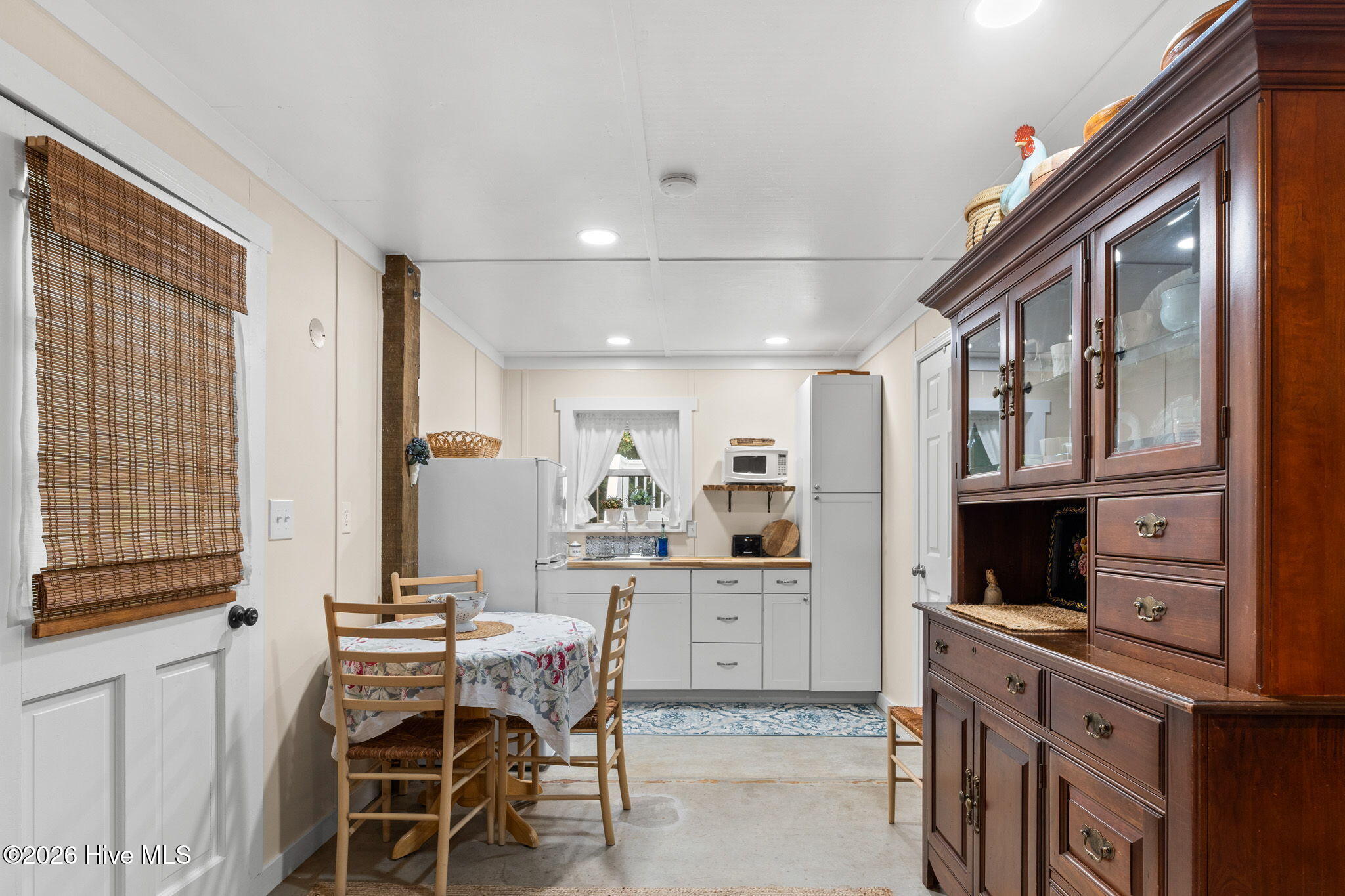 main property photo 40