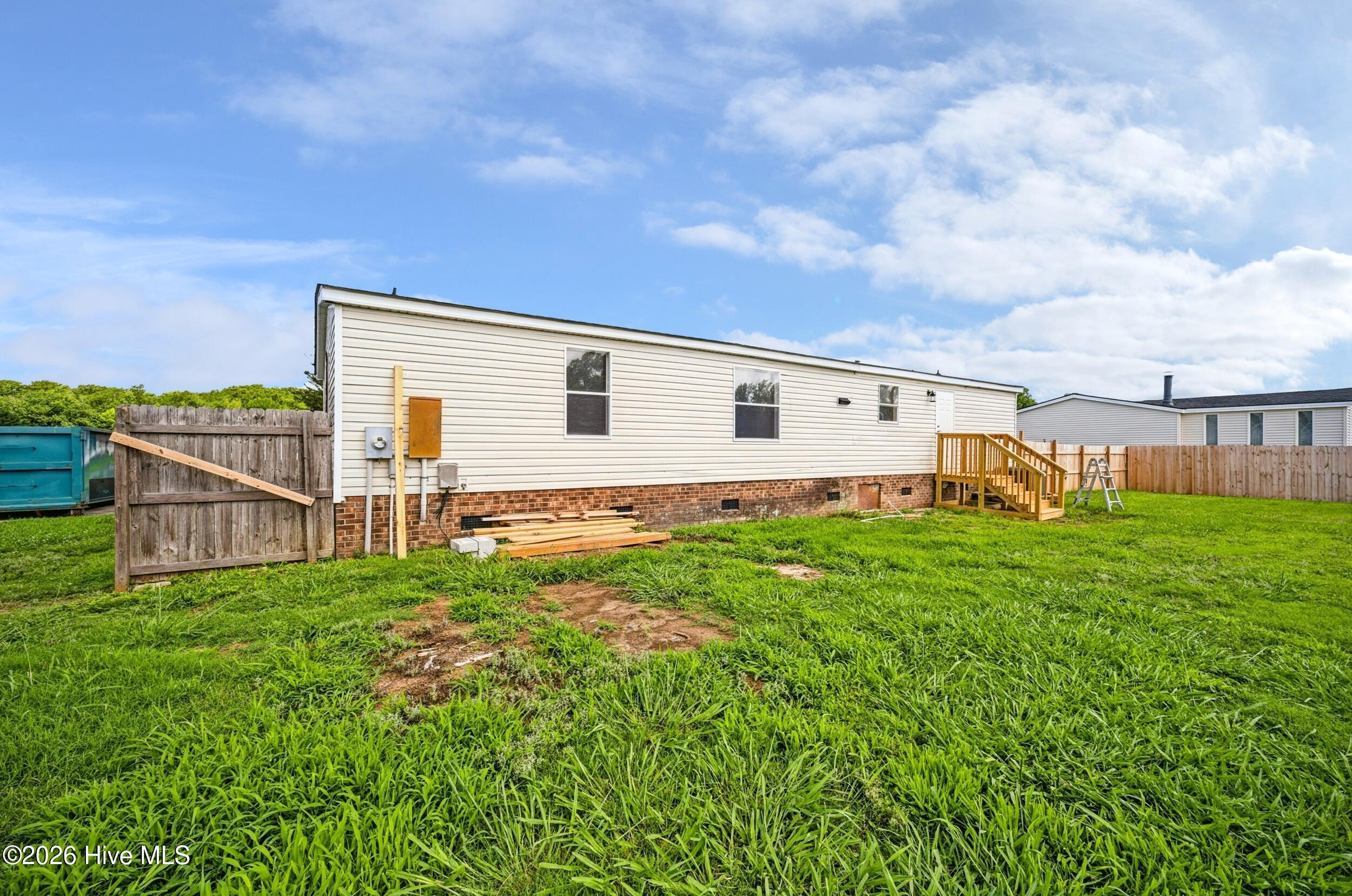 main property photo 28