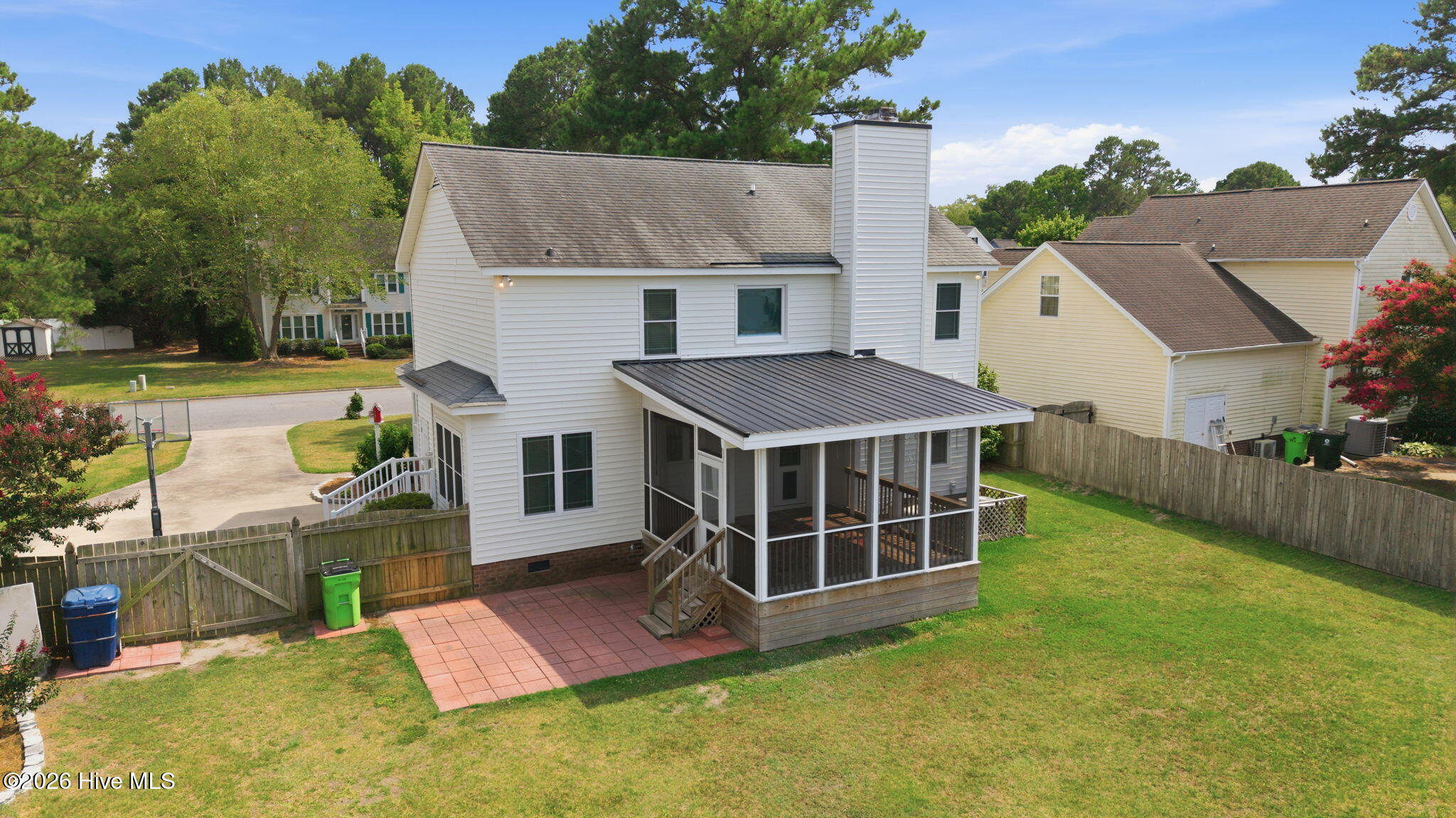 main property photo 16