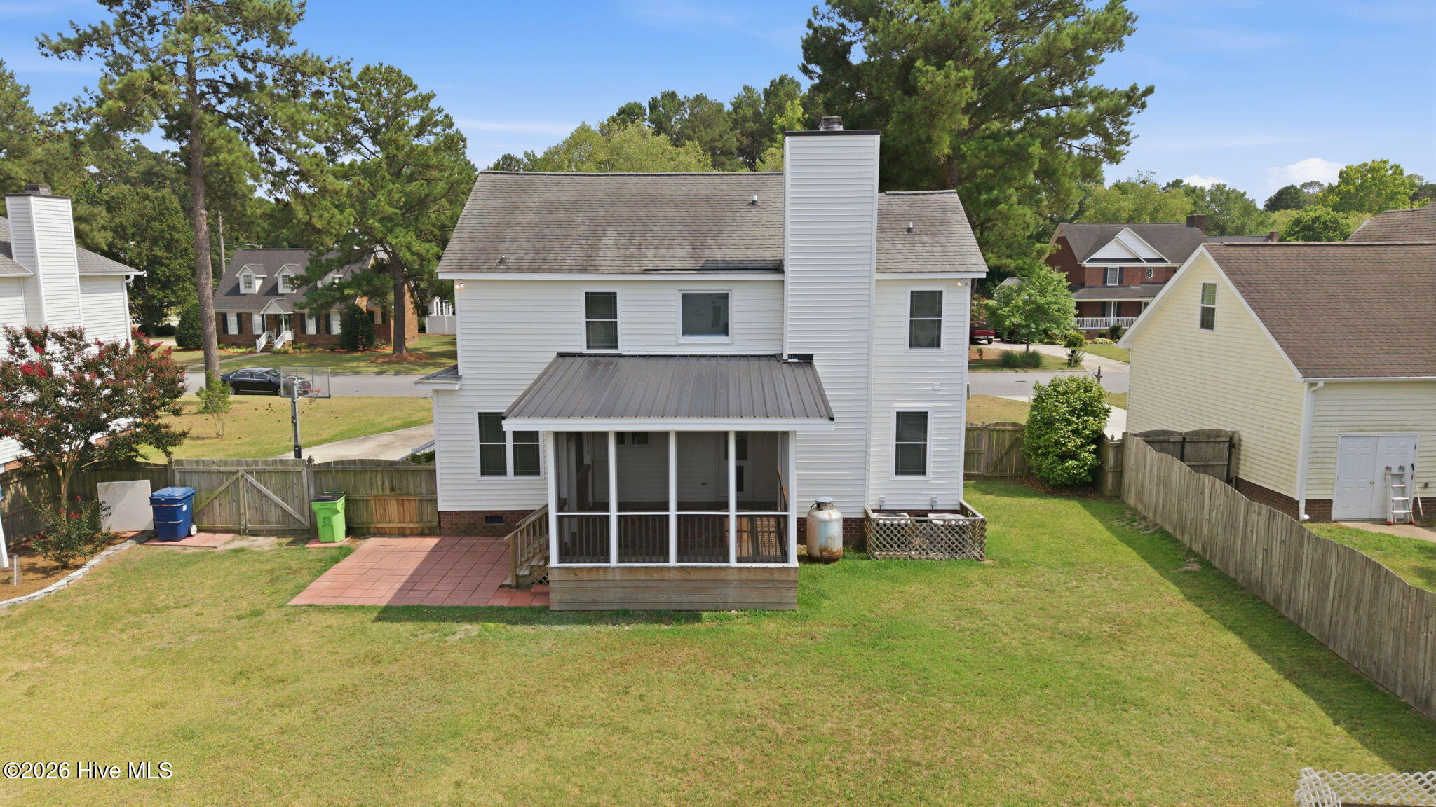 main property photo 17