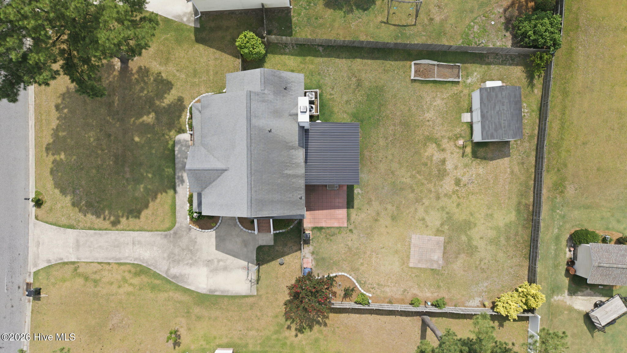 main property photo 25
