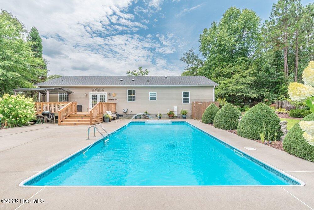main property photo 41