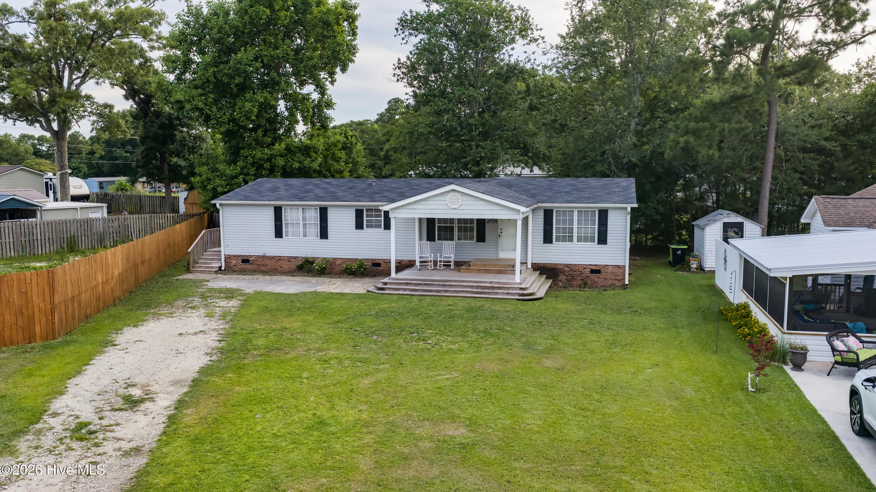 main property photo 16