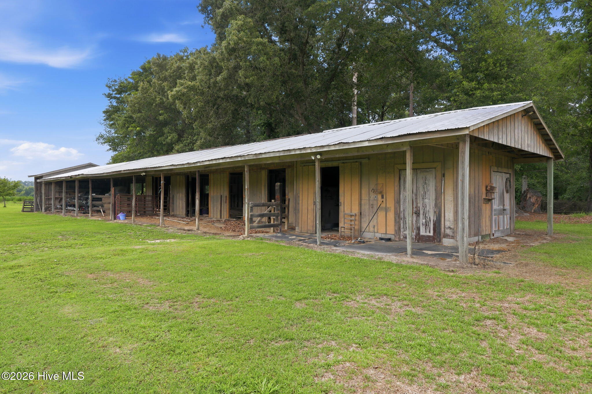main property photo 13