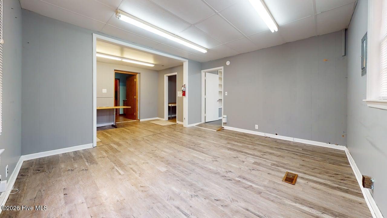 main property photo 9