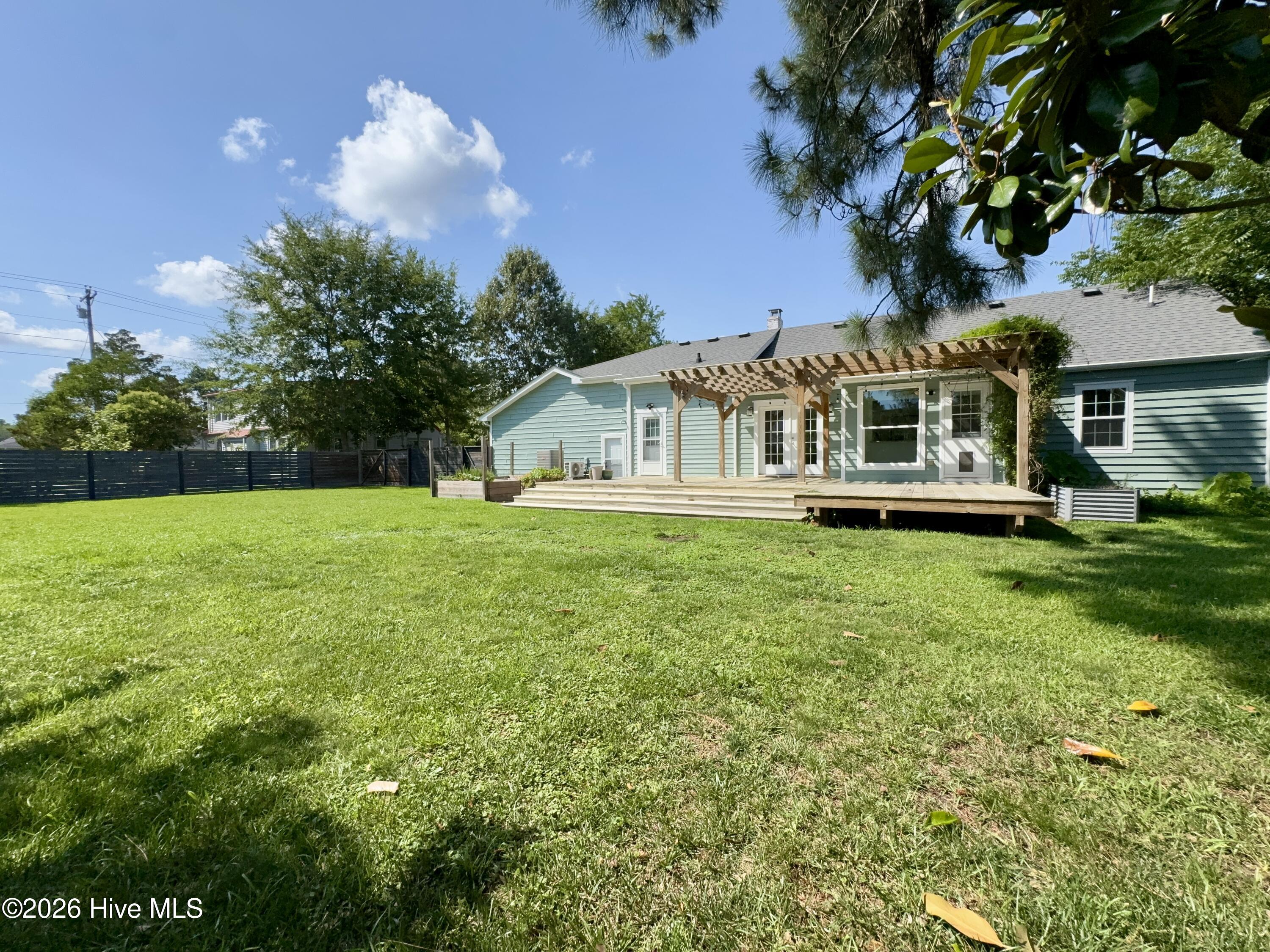 main property photo 8