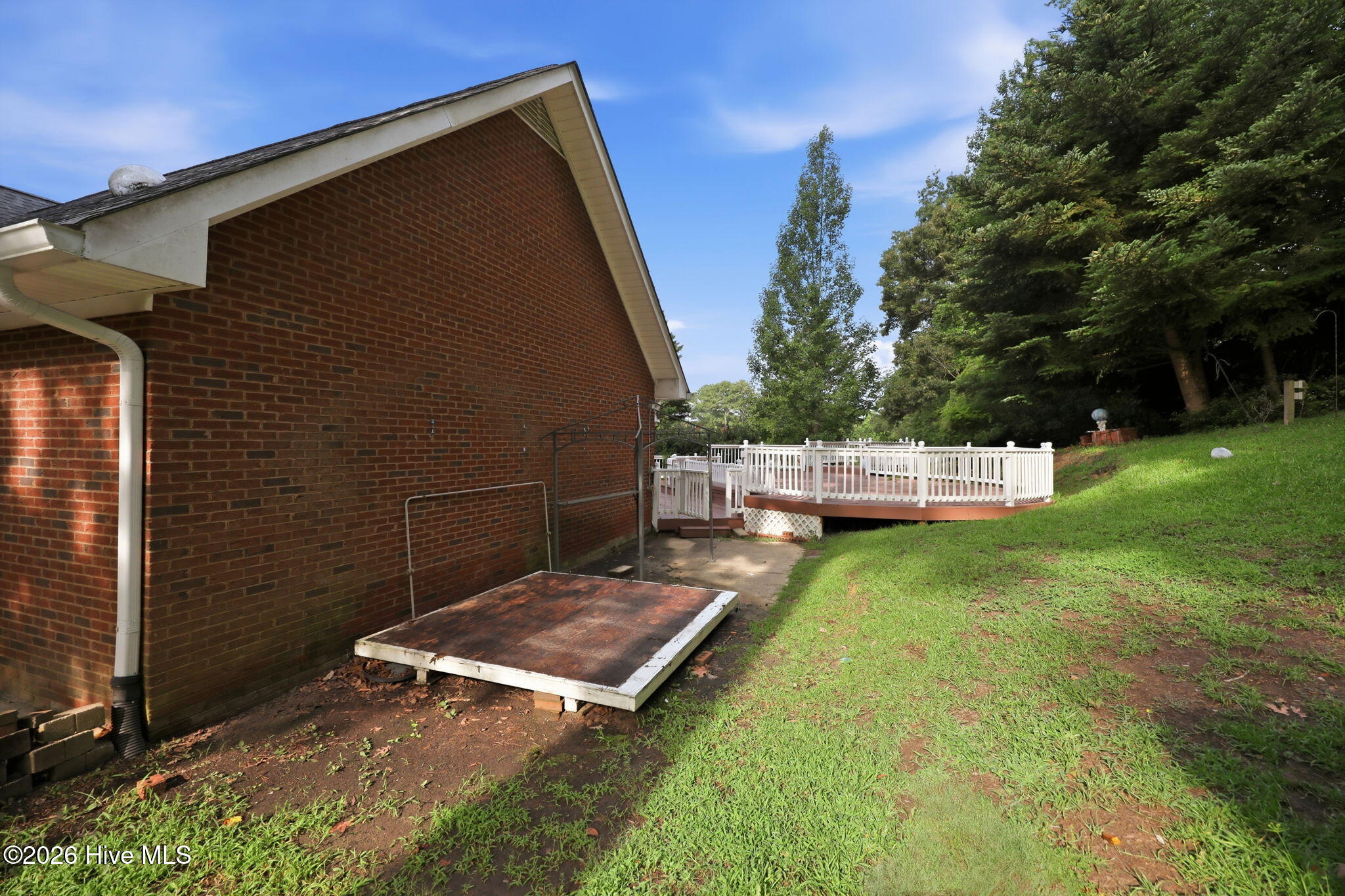 main property photo 29