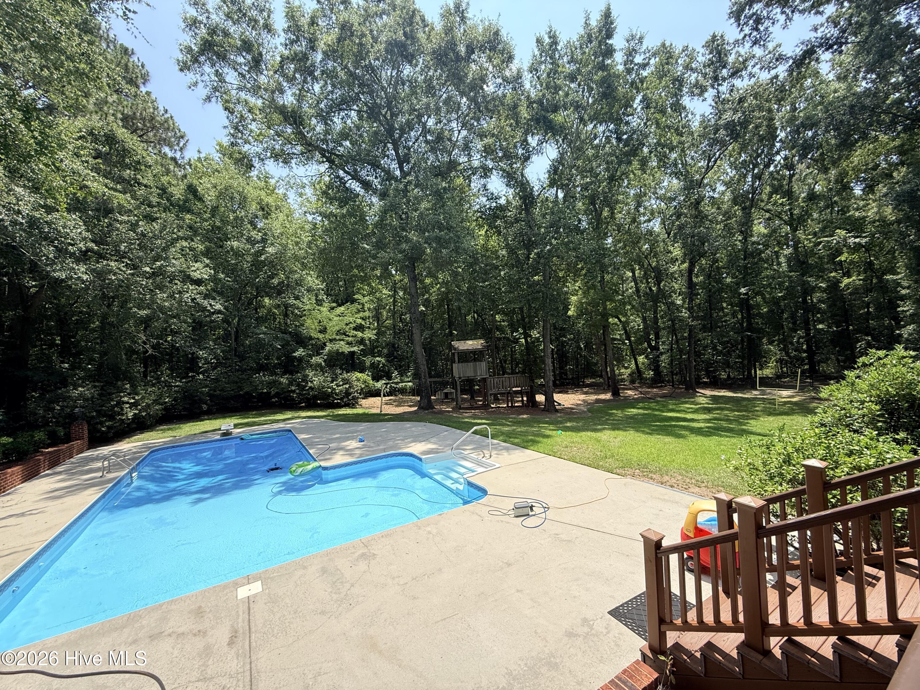 main property photo 4